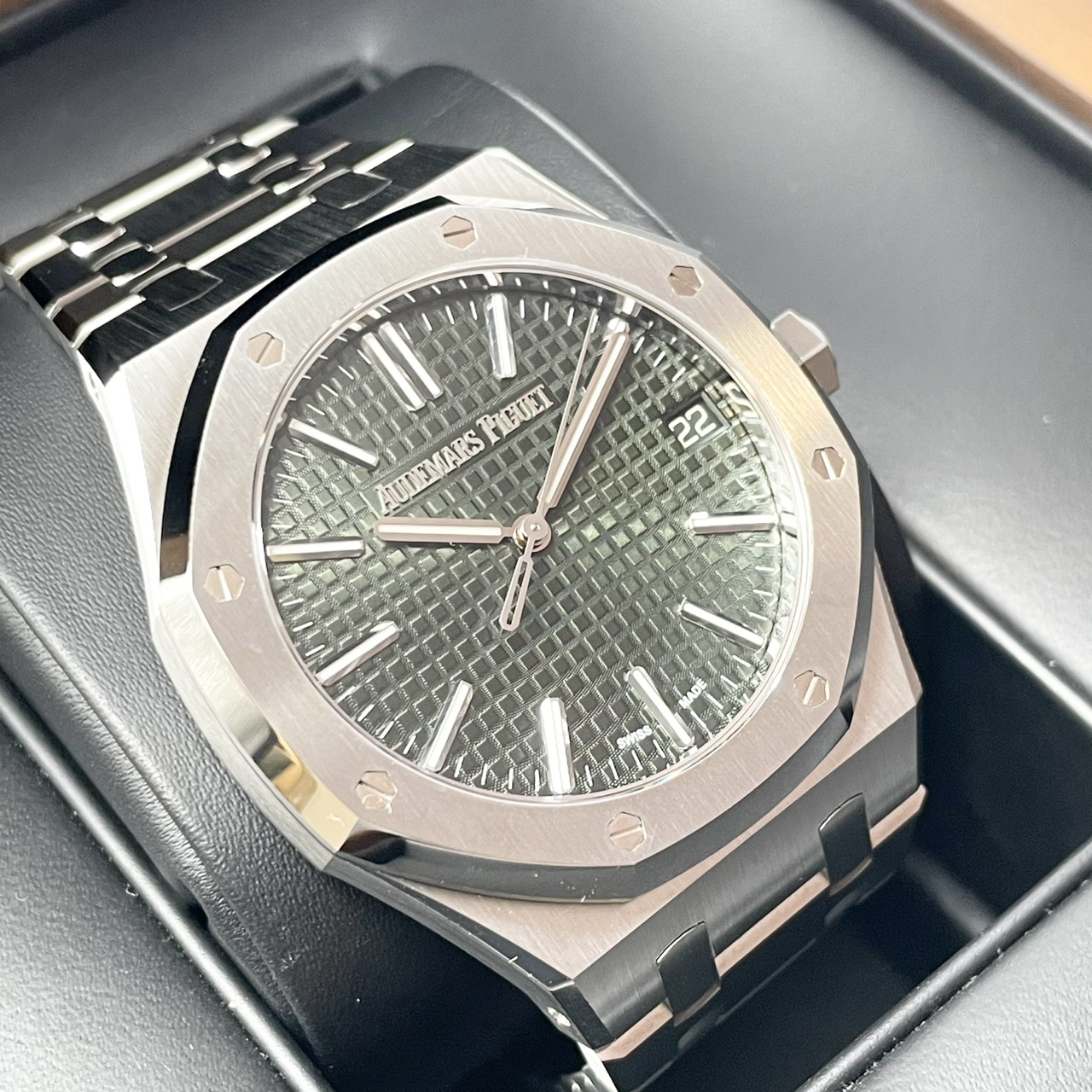 【50周年記念ローター搭載モデル！】オーデマピゲ ロイヤルオーク 15510ST.OO.1320ST.04 カーキグリーン 41mm