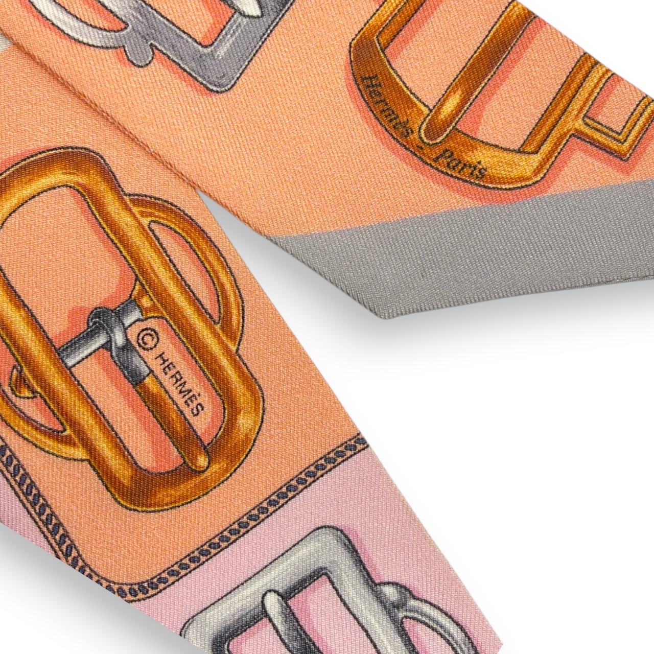 HERMES エルメス ツイリー スカーフ アトラージュのバックル エルメス ツイリー アトラージュのバックル Bouclerie dAttelage