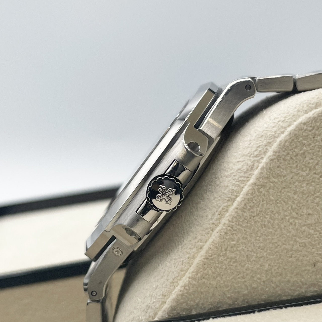 【生産終了モデル！】【付属品完品！】パテックフィリップ ノーチラス 5712/1A-001 ブルー 40mm