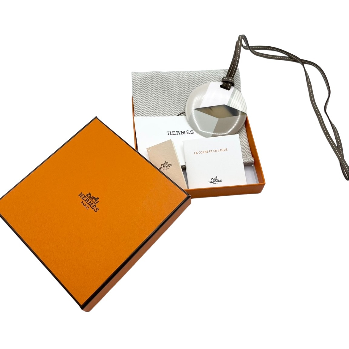 ✨未使用級✨HERMES　エルメス　バングル　バッファローホーン　フープ　希少 楽天市場】【エルメス】Hermes Hモチーフ バッファロー ホーン カフ