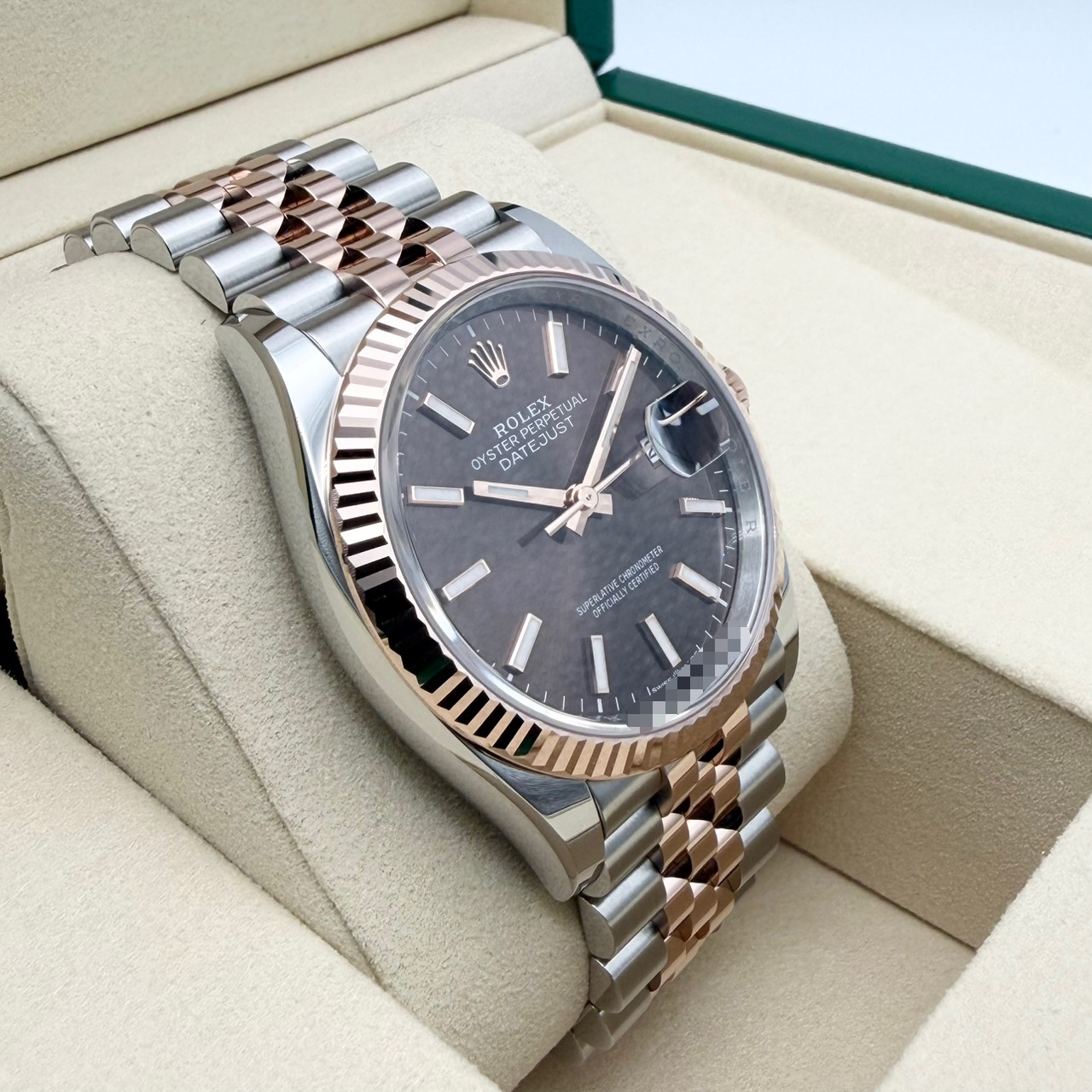 【保証書日付2025年12月！】ロレックス デイトジャスト 126231 チョコレート ジュビリーブレス 36mm