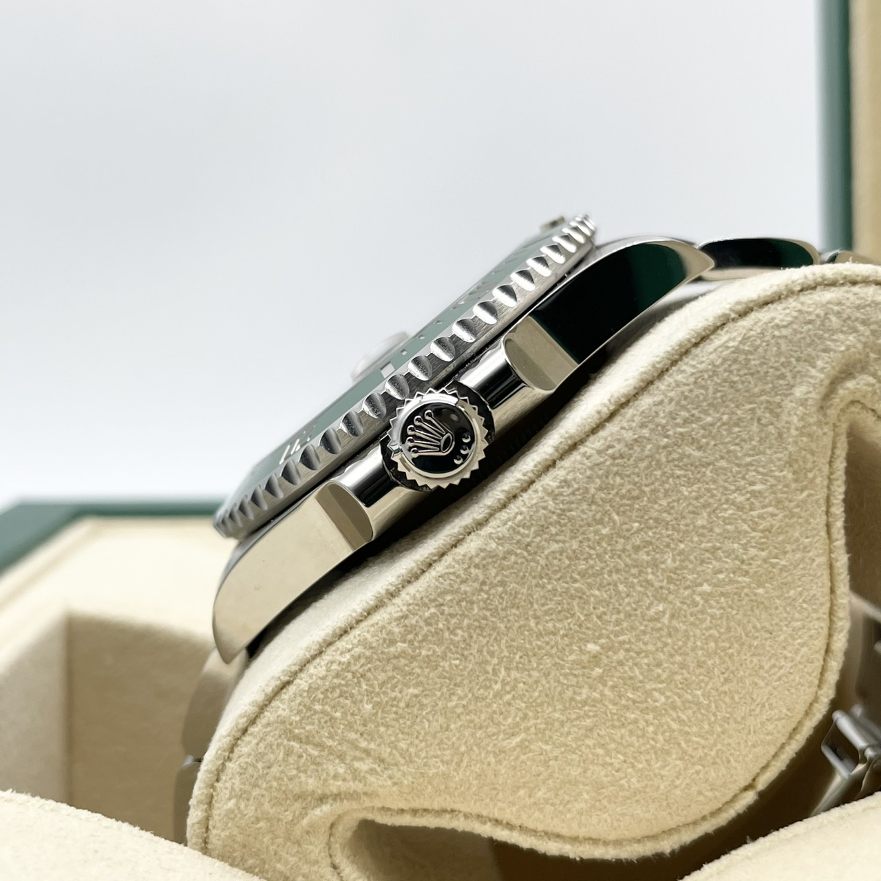 ロレックス サブマリーナーデイト 116610LV グリーン オイスターブレス 40mm