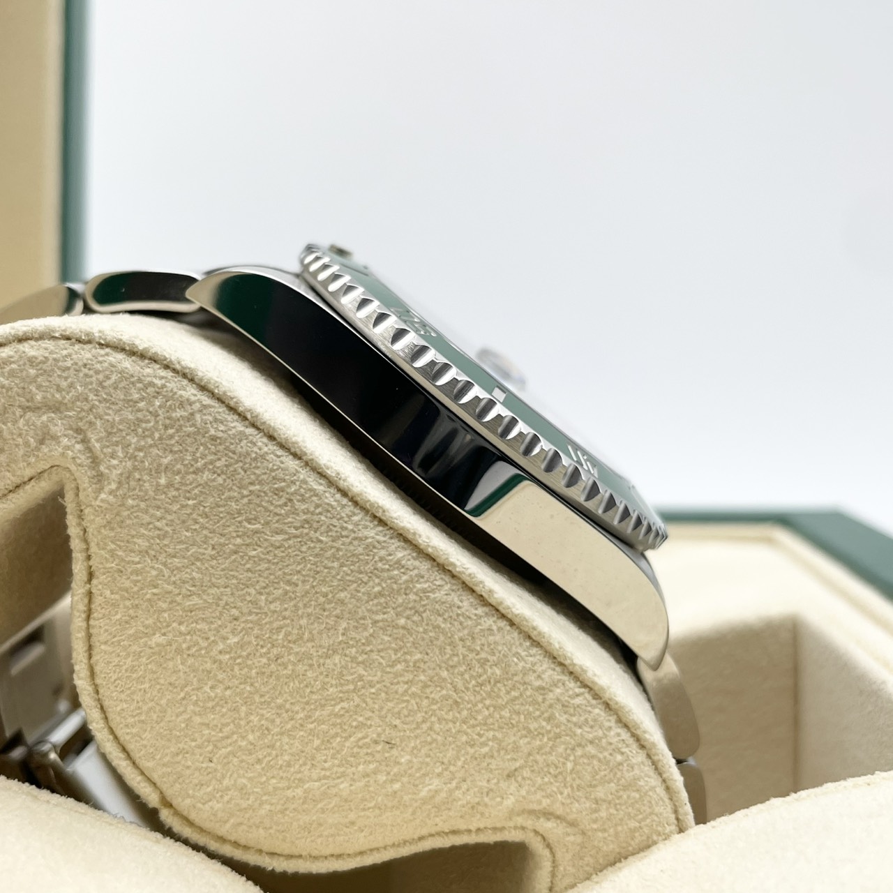 ロレックス サブマリーナーデイト 116610LV グリーン オイスターブレス 40mm