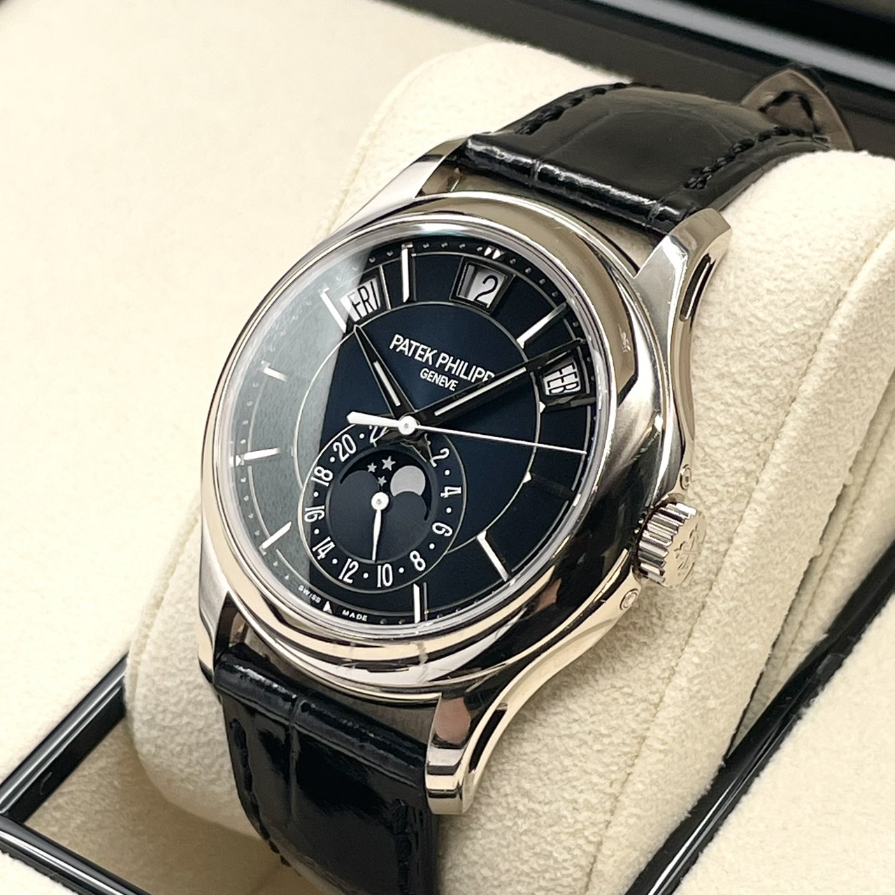 パテックフィリップ コンプリケーション アニュアルカレンダー 5205G-013 ホワイトゴールド ブルーブラック 40ｍｍ