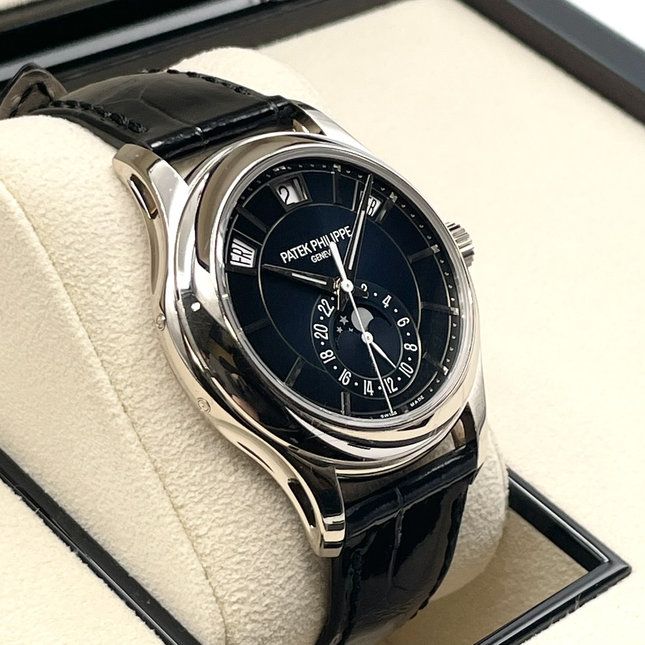パテックフィリップ コンプリケーション アニュアルカレンダー 5205G-013 ホワイトゴールド ブルーブラック 40ｍｍ