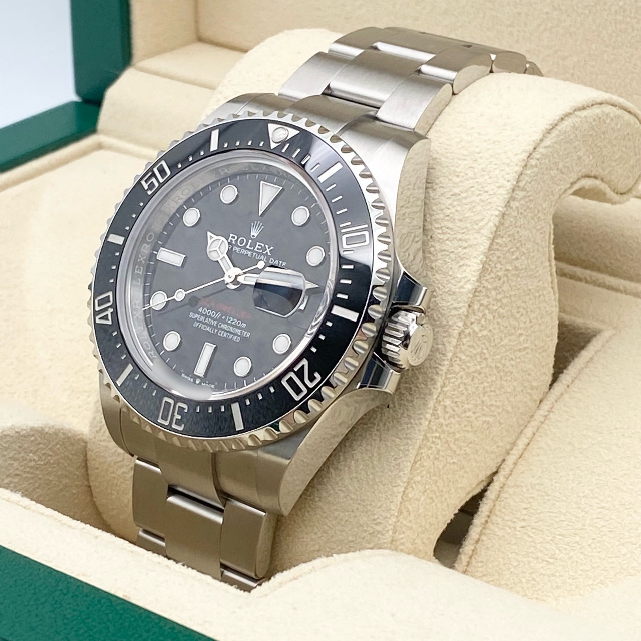 ロレックス シードゥエラー 126600 オイスターブレスレット ブラック 43mm