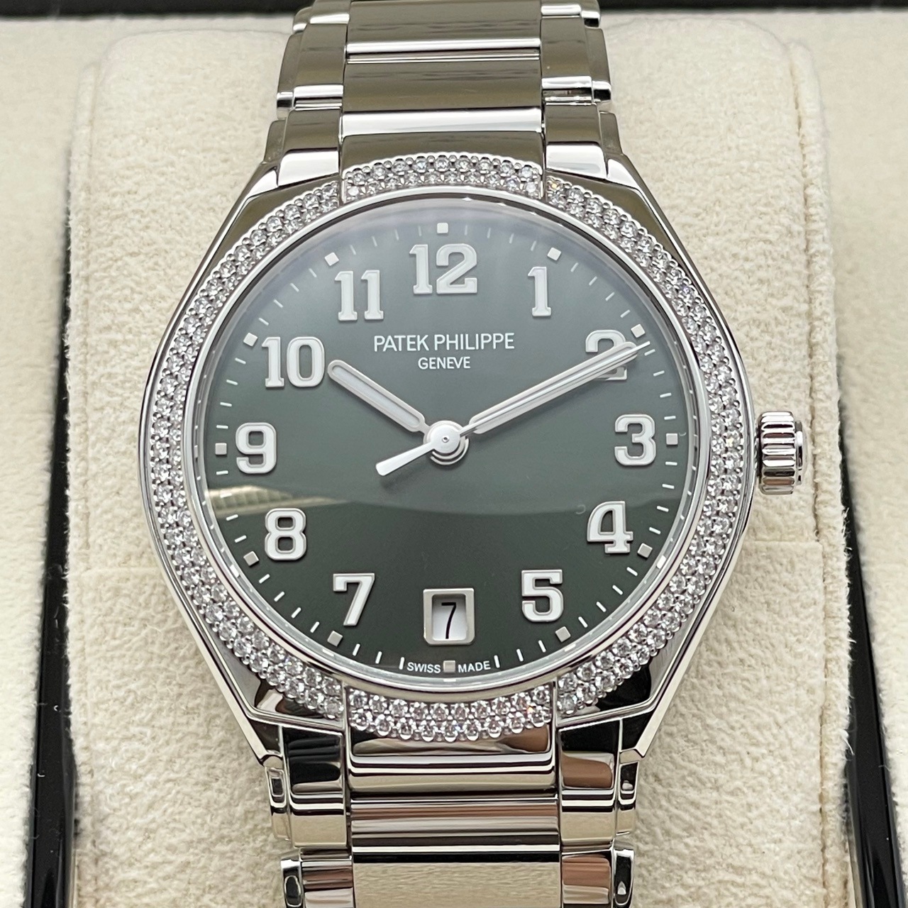 パテックフィリップ Twenty~4 7300/1200A-011 オリーブグリーン・ソレイユ ステンレス 36mm