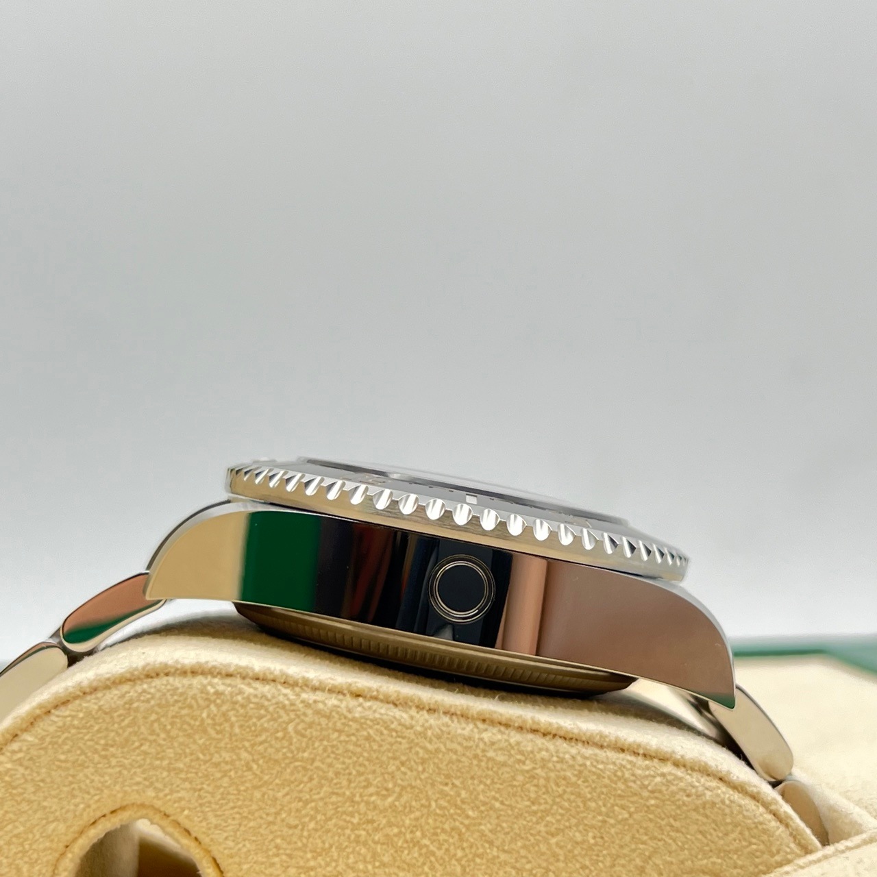 ロレックス シードゥエラーディープシー 136660 Dブルー オイスターブレスレット 44mm