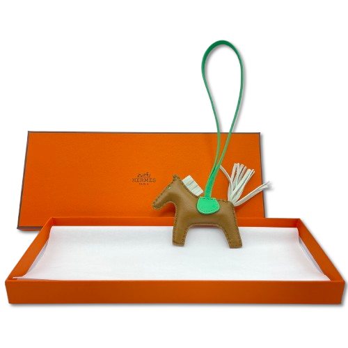 美品✨HERMES エルメス ロデオチャームPM クレxヴェールフィズ×クラフト 美品✨HERMES エルメス ロデオチャームPM クレxヴェールフィズ