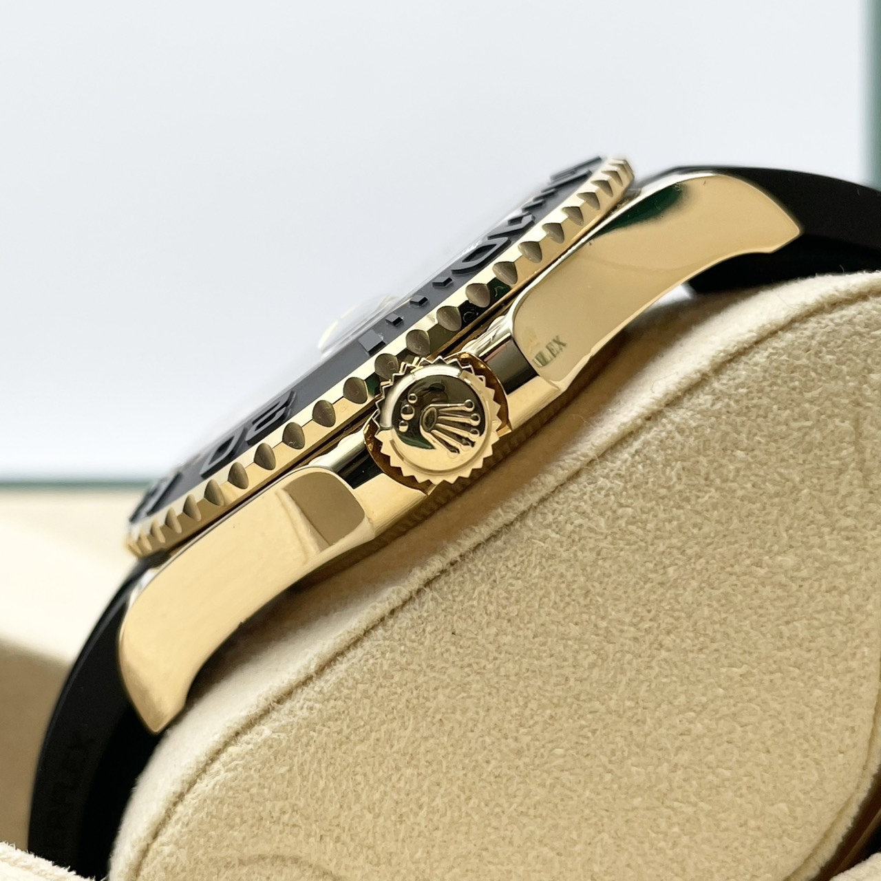 ロレックス ヨットマスター 226658 ブラック イエローゴールド 42mm