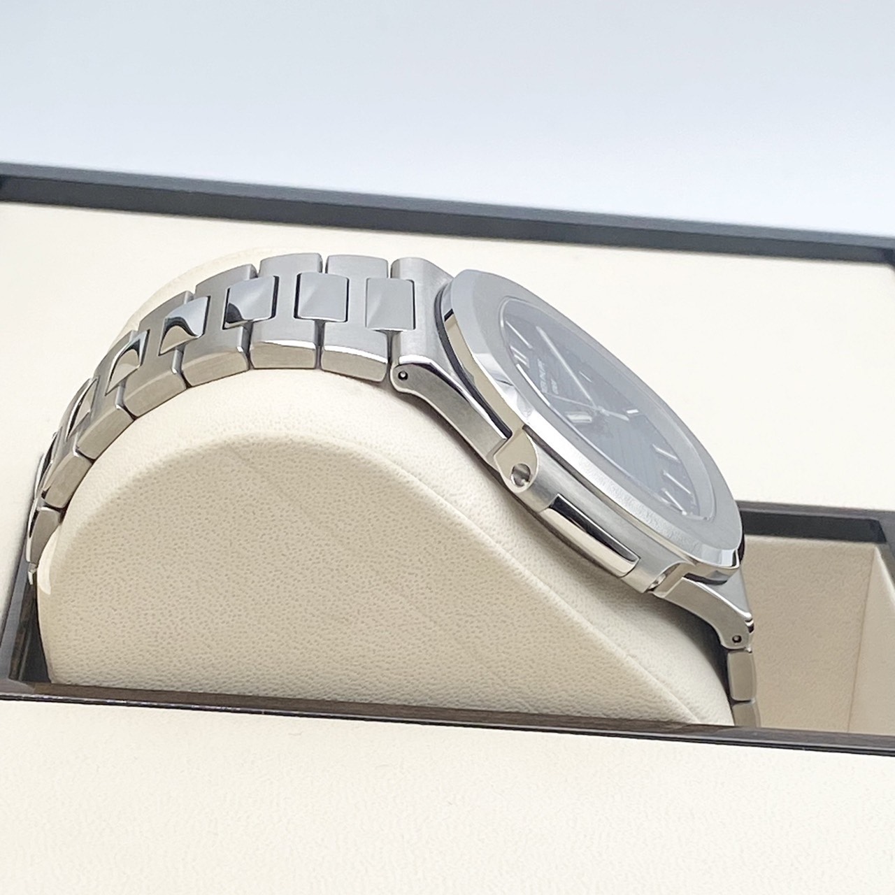 パテックフィリップ ノーチラス 5711/1A-010 ステンレススチール ブルー 40mm