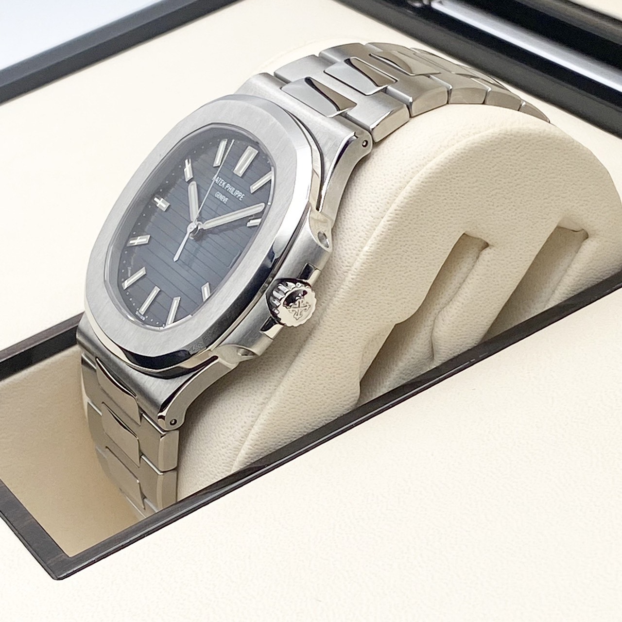 パテックフィリップ ノーチラス 5711/1A-010 ステンレススチール ブルー 40mm