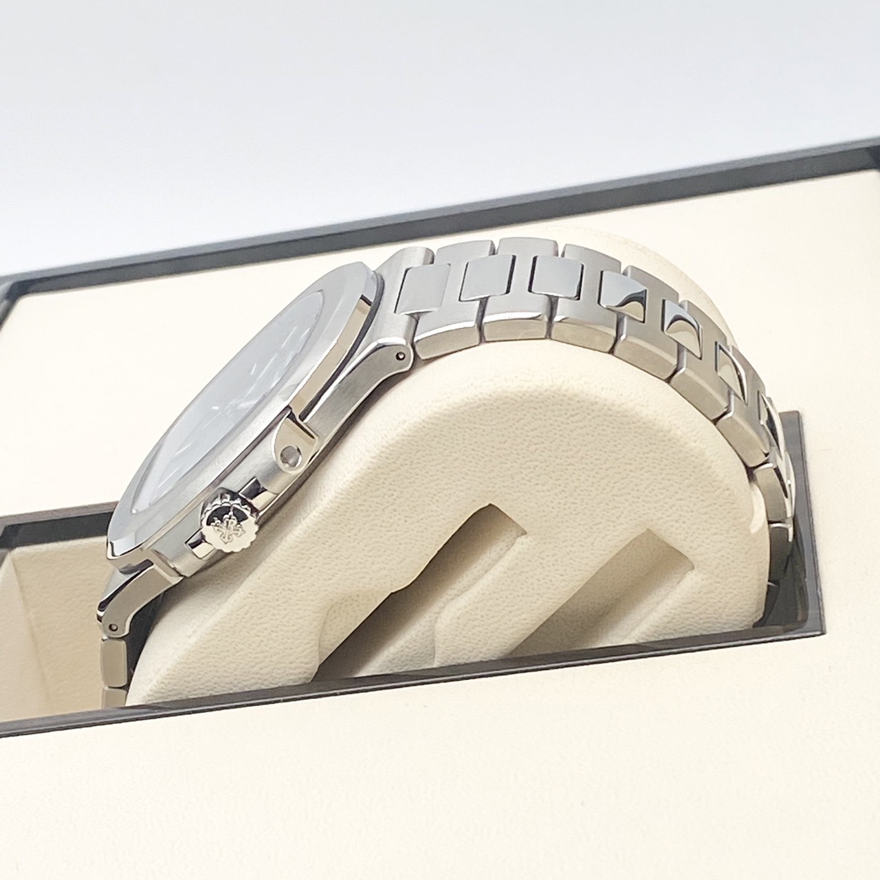 パテックフィリップ ノーチラス 5711/1A-010 ステンレススチール ブルー 40mm