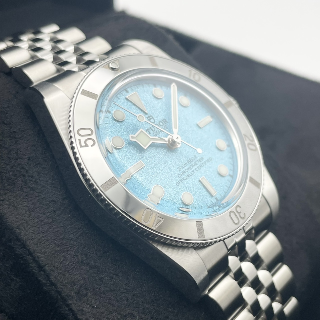 チューダー ブラックベイ 54 M79000-0001 ラグーンブルー 37mm