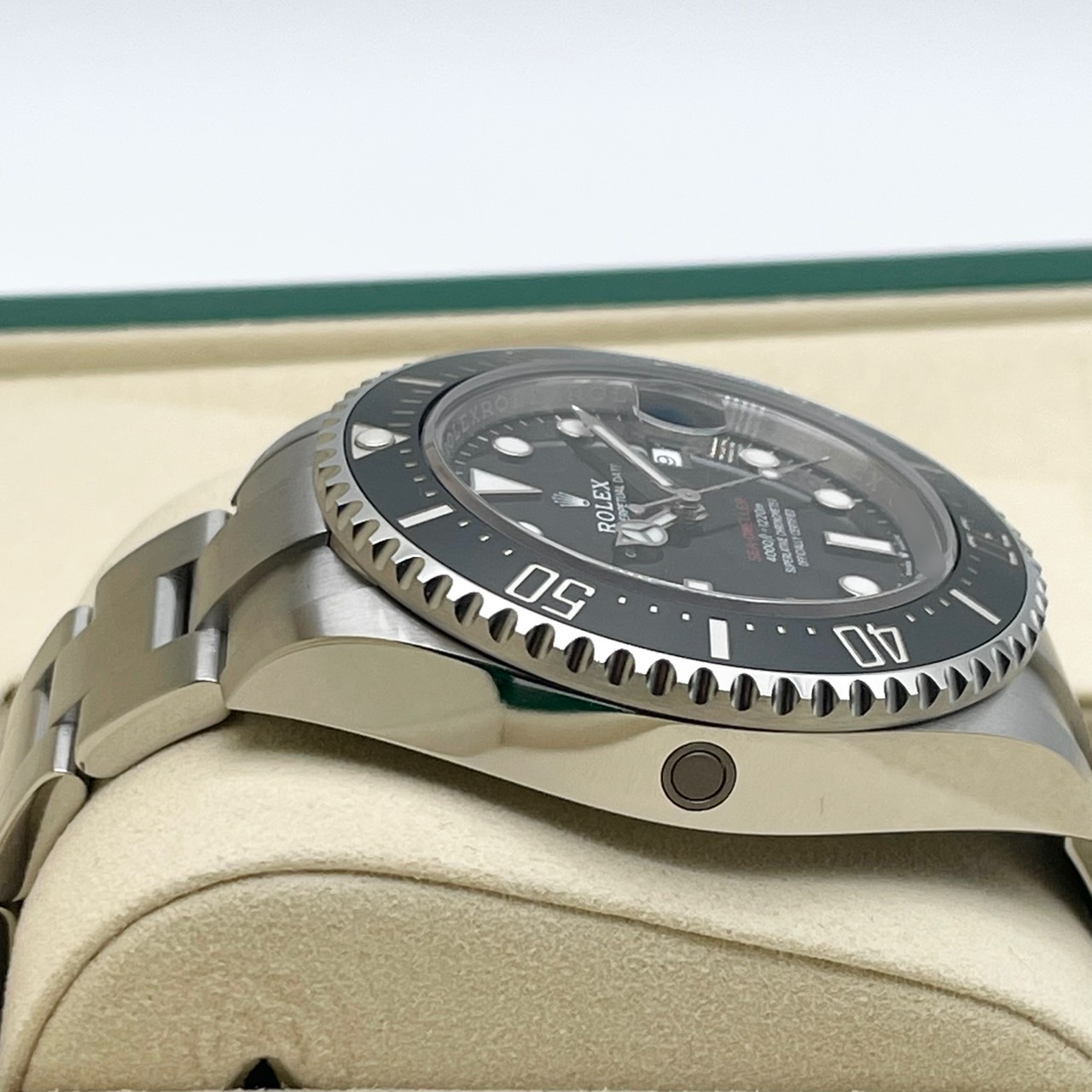 ロレックス シードゥエラー 126600 ブラック オイスターブレスレット 43mm