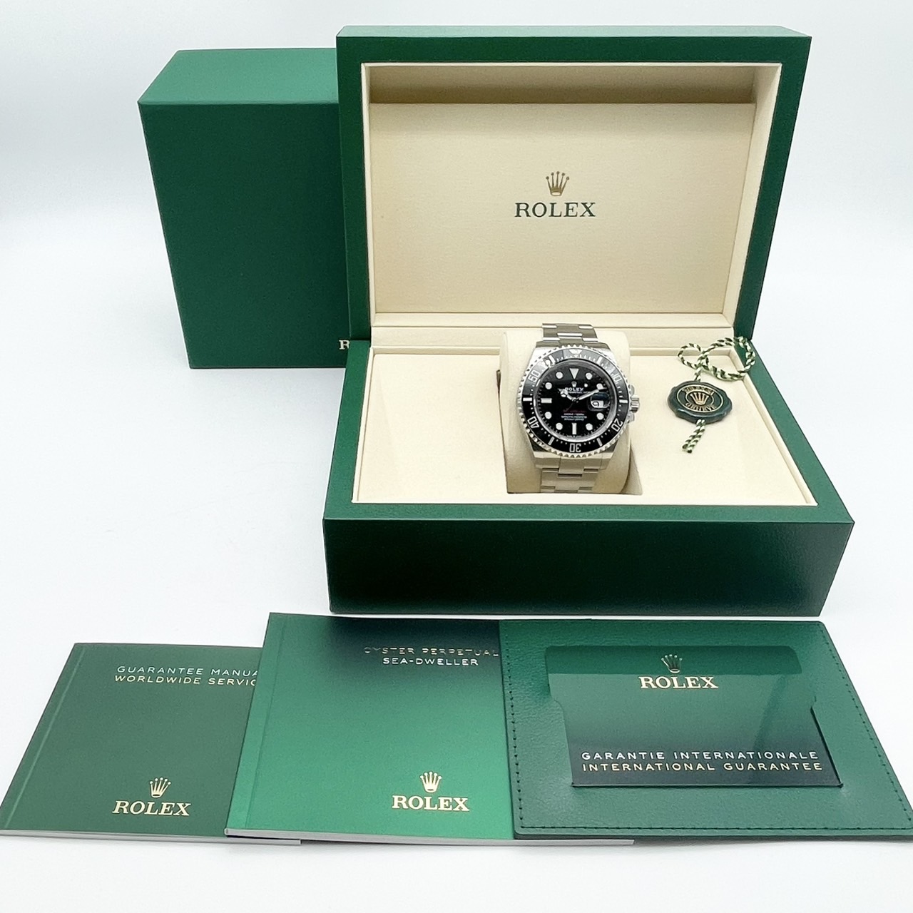 ロレックス シードゥエラー 126600 ブラック オイスターブレスレット 43mm