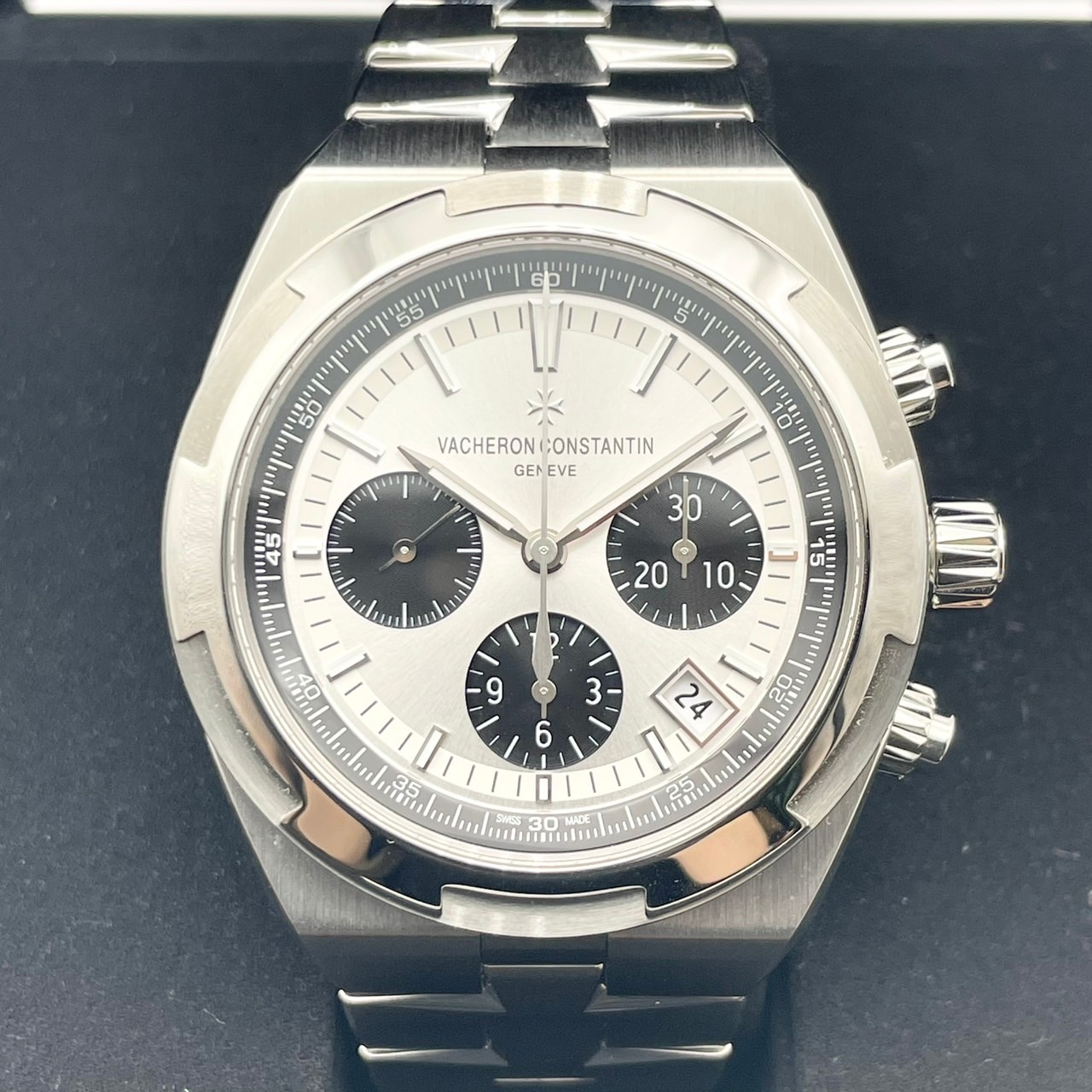 ヴァシュロンコンスタンタン オーヴァーシーズ 5500V/110A-B686