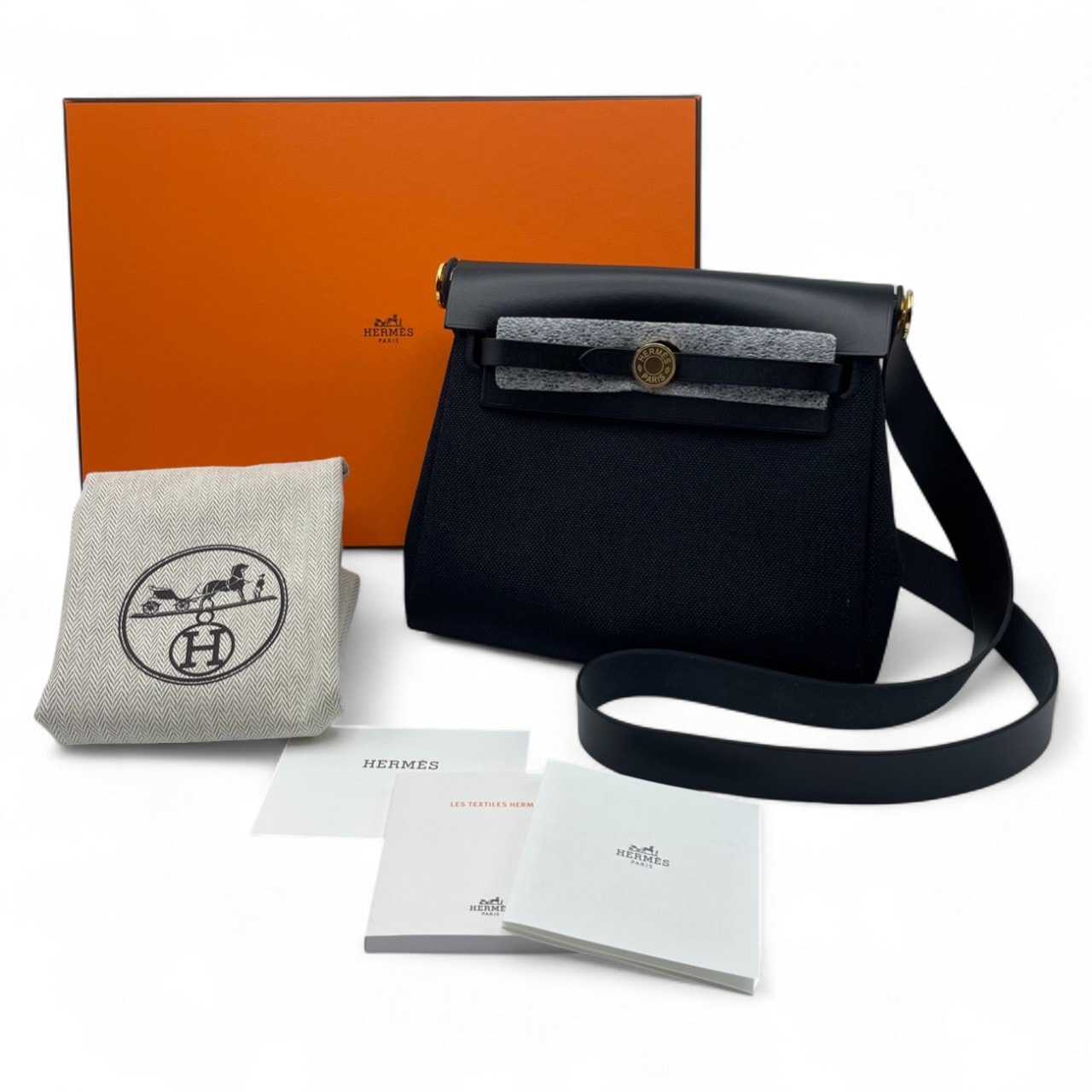 エルメス エールバッグ ジップ ミニ 20 ノワール トワルミリタリー