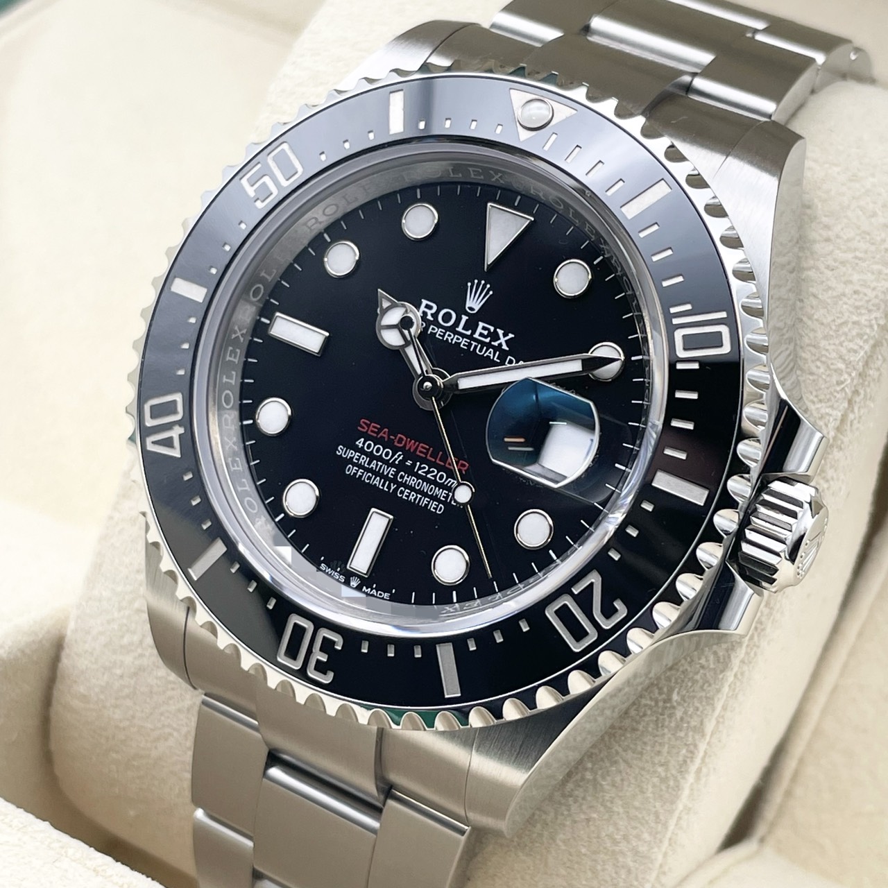 ロレックス シードゥエラー 126600 ブラック オイスターブレスレット 43mm