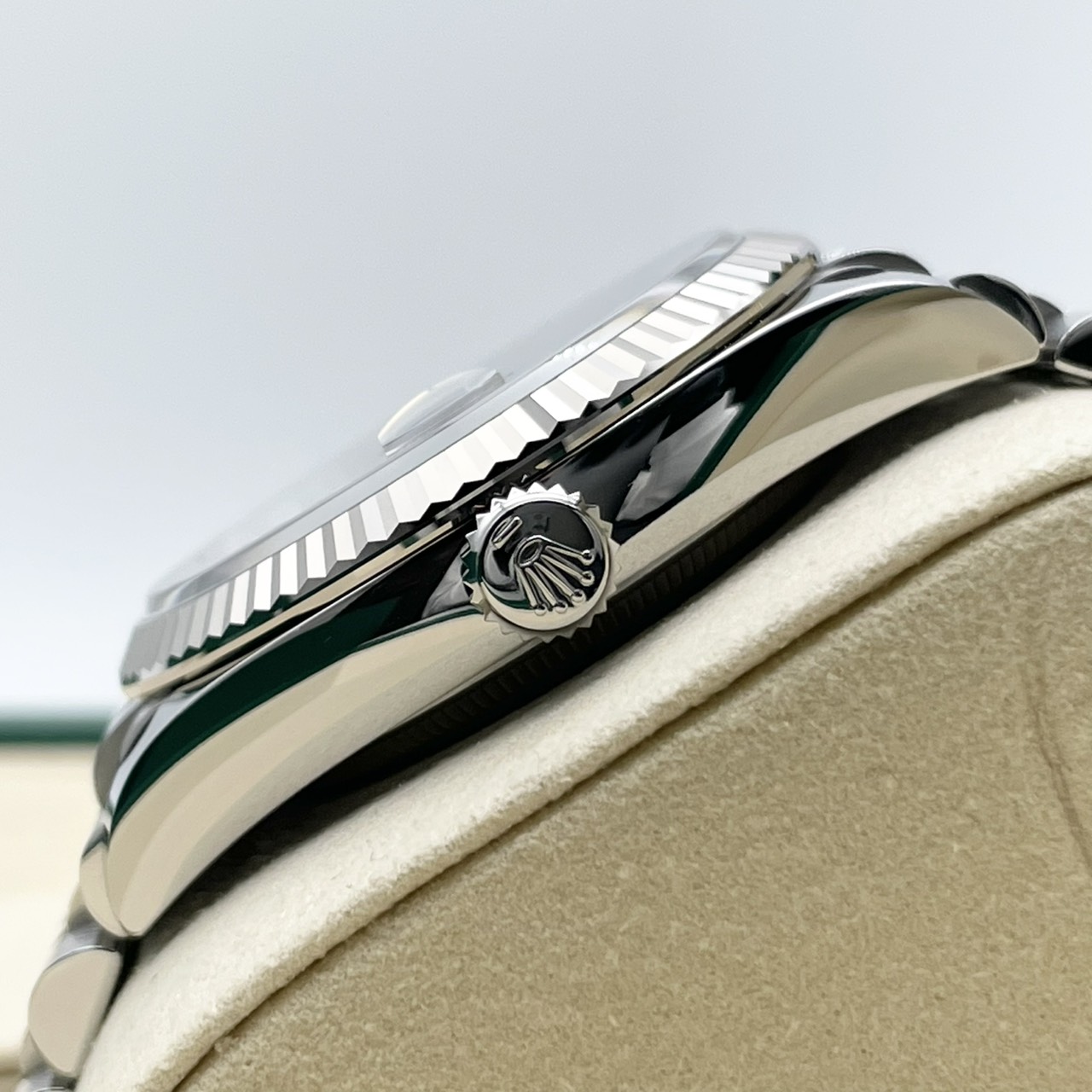 ロレックス デイトジャスト 126234 ブライトブルー ジュビリーブレス 36mm