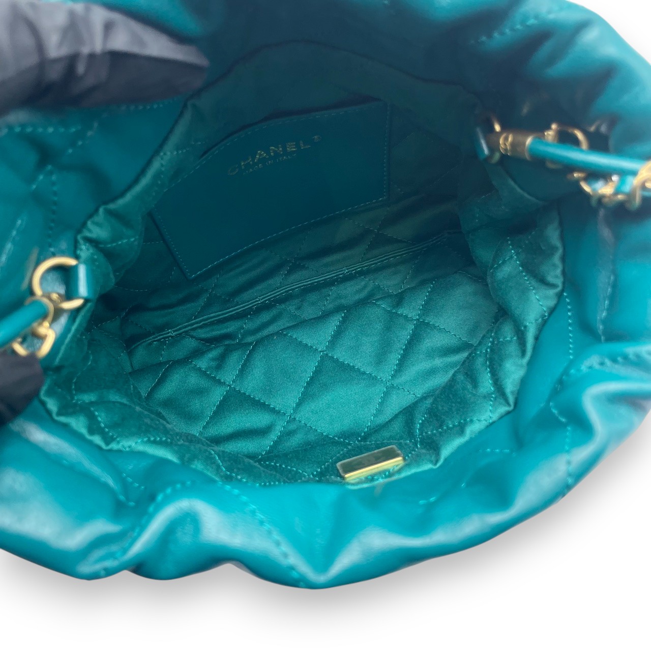 シャネル CHANEL22 ミニ ハンドバッグ グリーン シャイニーカーフスキン ゴールド金具