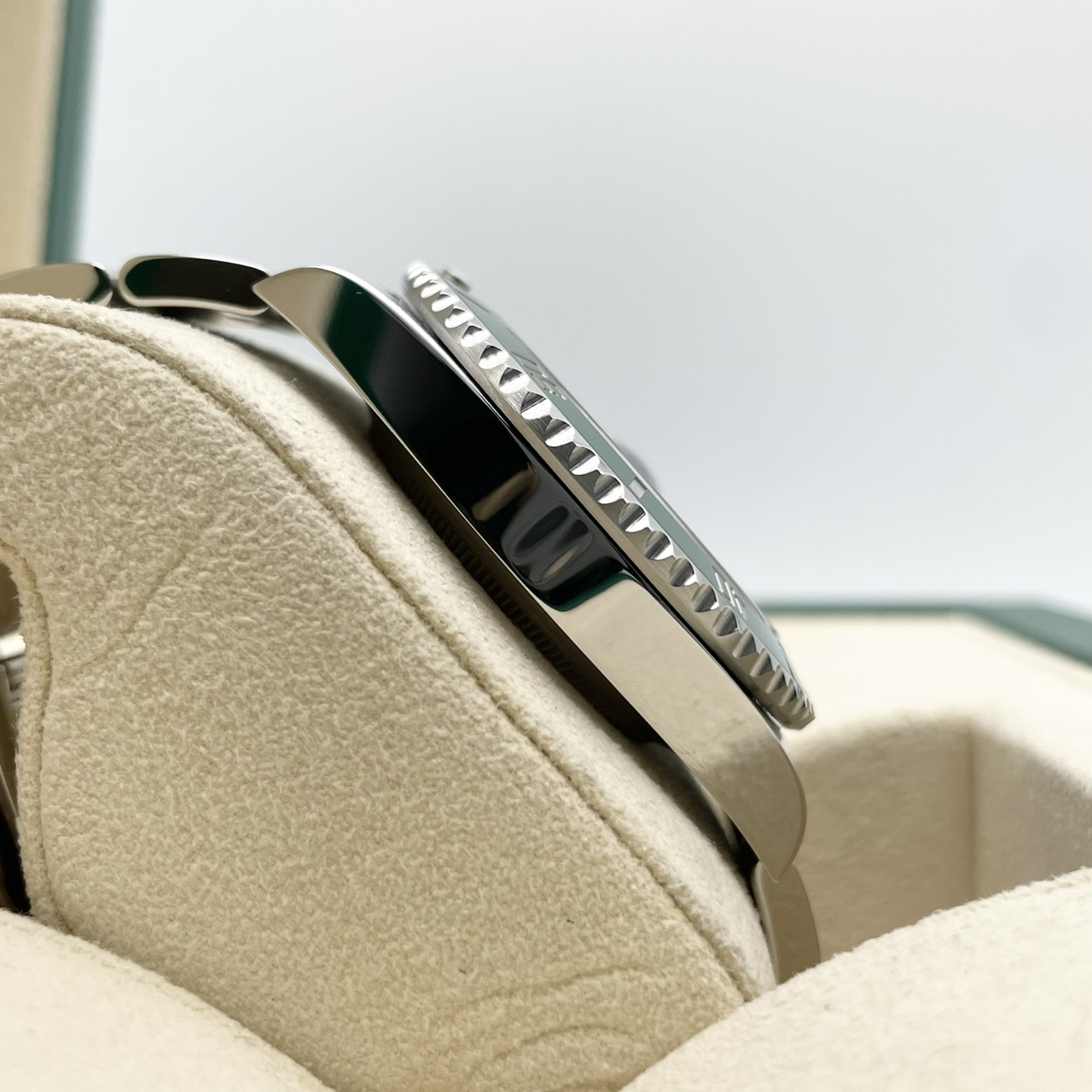 ロレックス サブマリーナ デイト 126610LV ブラック 41mm