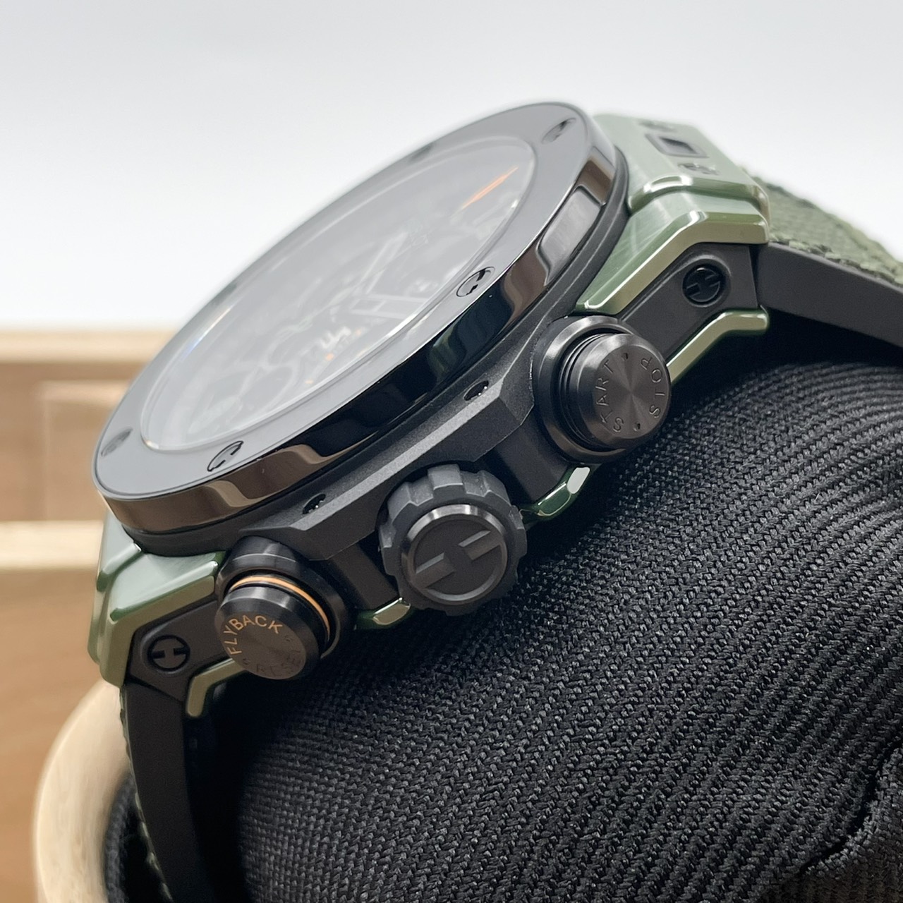 ウブロ ビッグバン リローデッド ダークグリーンセラミック 421.GM.1144.NR.RLD 44mm