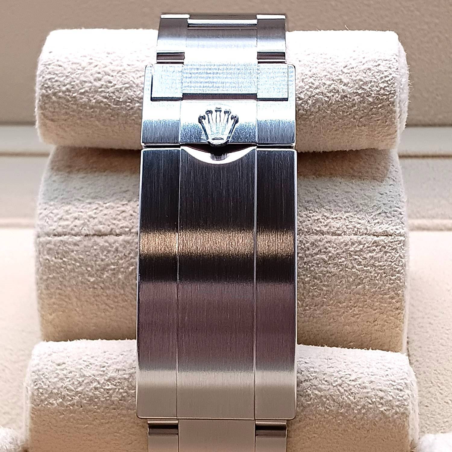 ロレックス シードゥエラー 126600 オイスターブレスレット ブラック 43mm