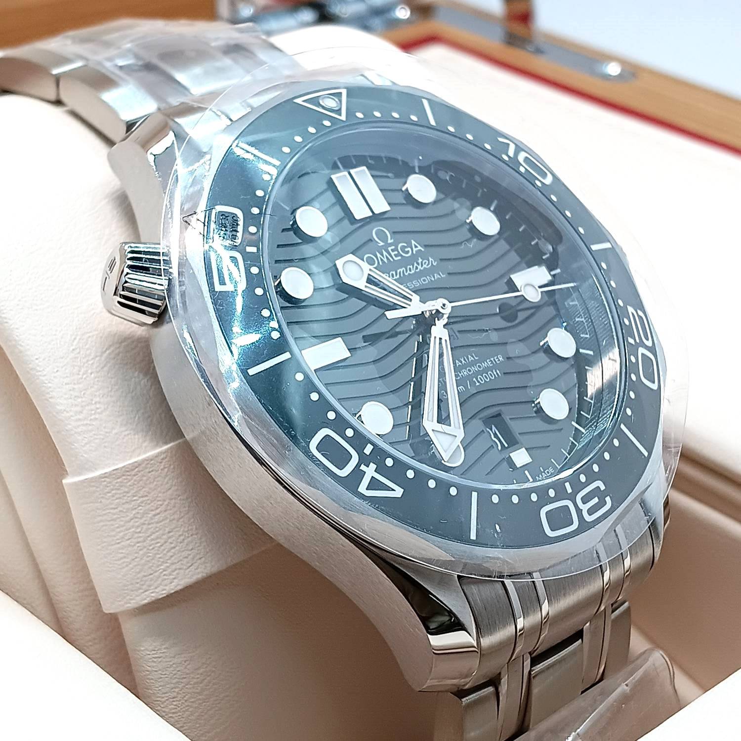 オメガ シーマスター 210.30.42.20.10.001 DIVER 300M コーアクシャル マスター クロノメーター 42mm