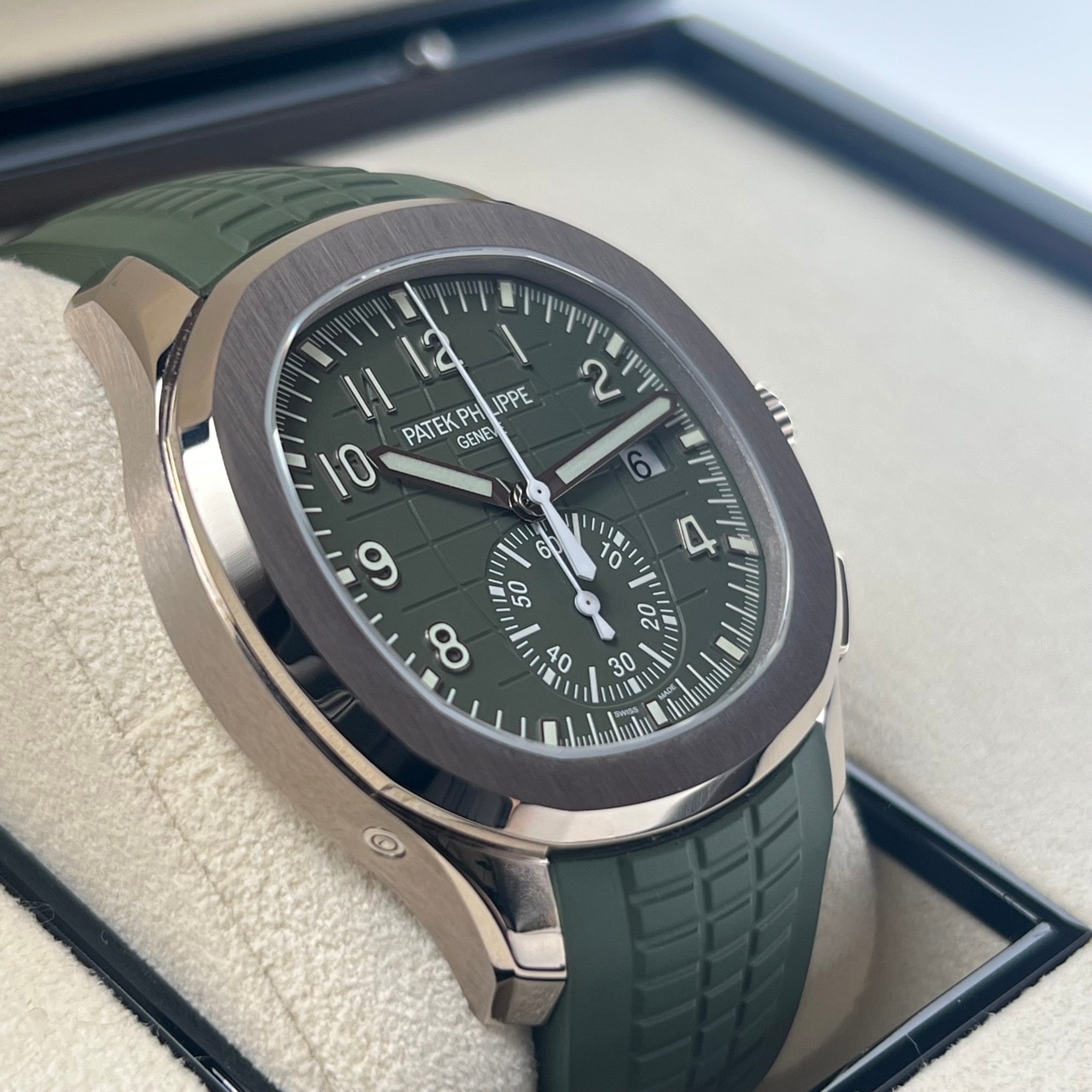 パテックフィリップ アクアノート 5968G-010 カーキグリーン 42.2mm