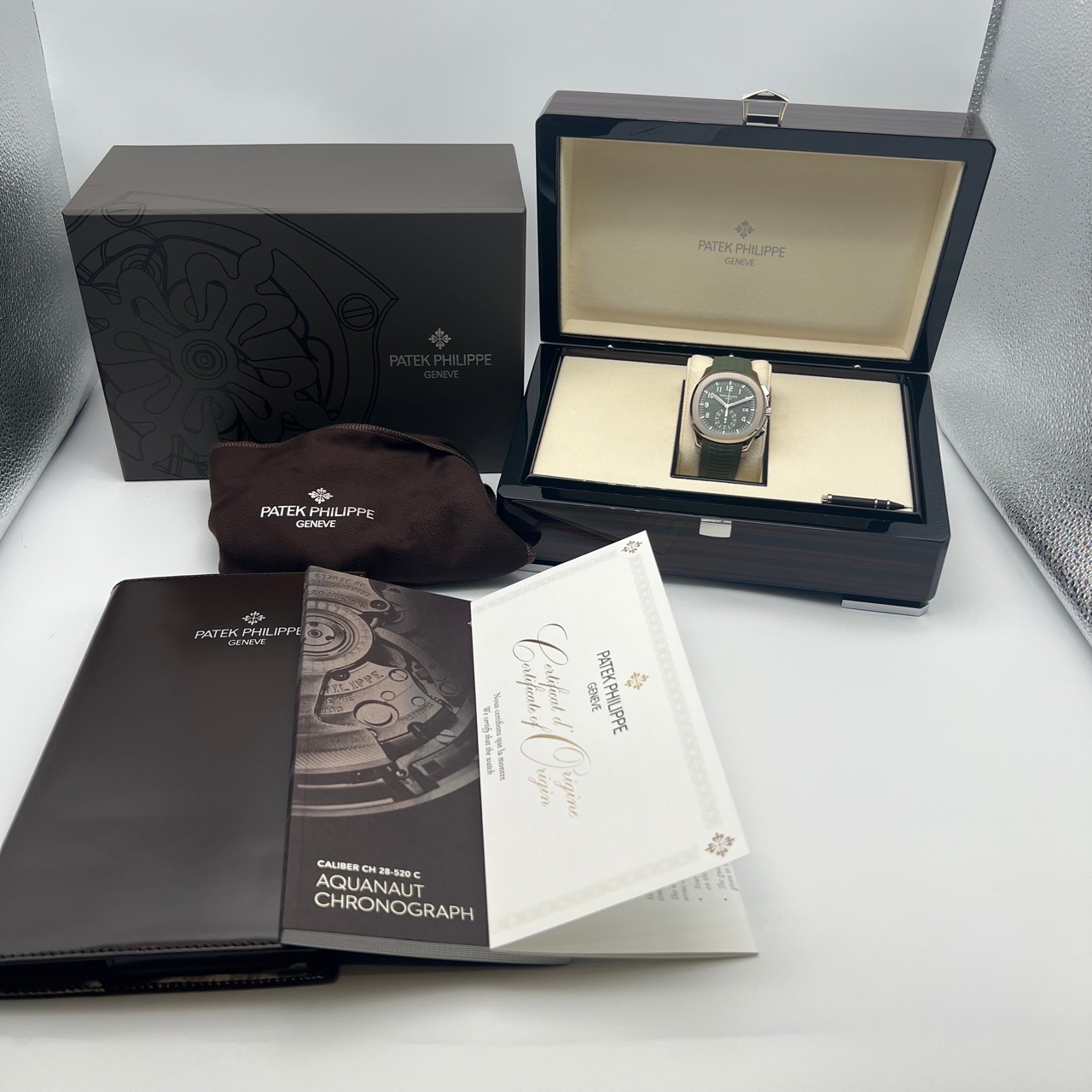 パテックフィリップ アクアノート 5968G-010 カーキグリーン 42.2mm