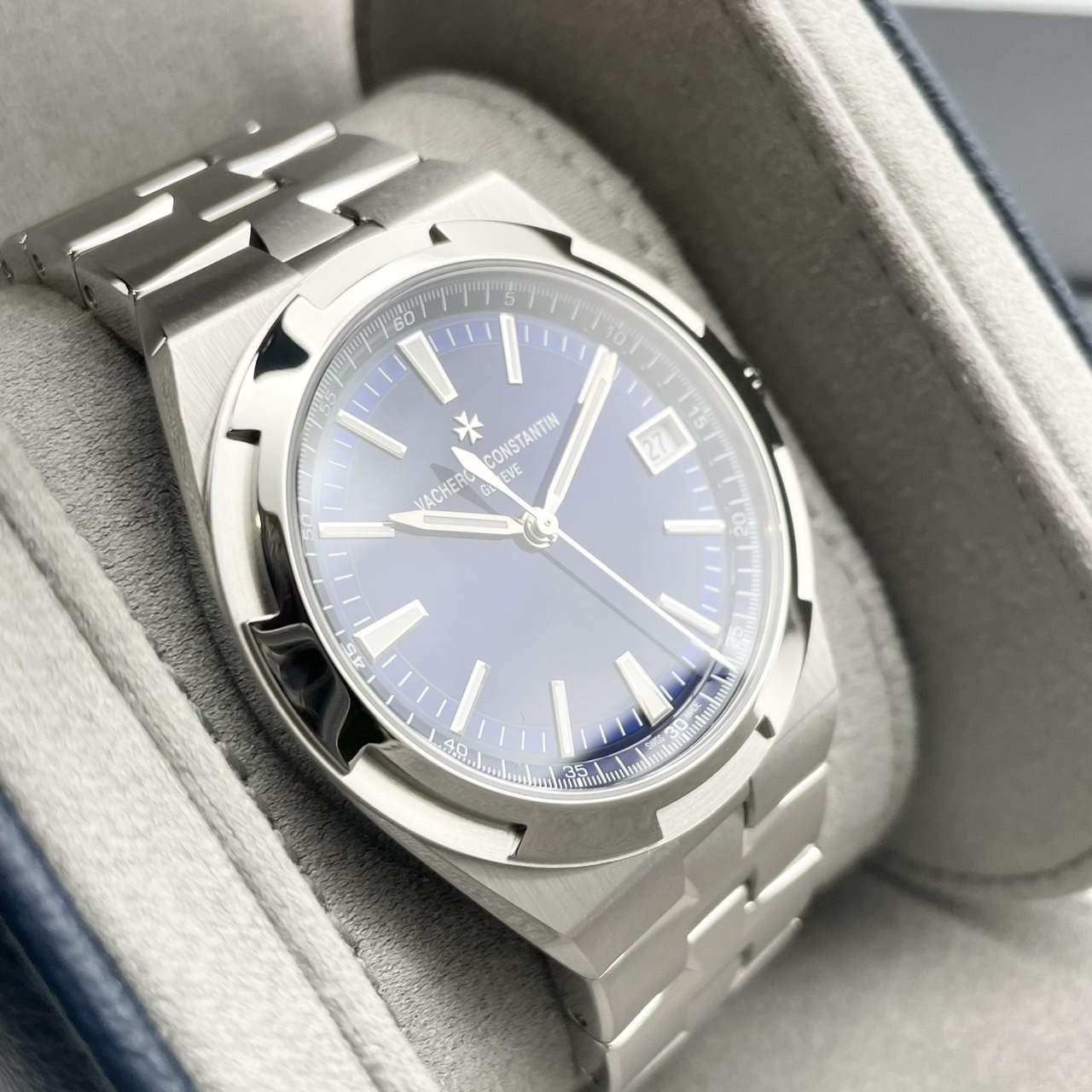 ヴァシュロンコンスタンタン オーヴァーシーズ 4520V/210A-B128 ステンレススチール ブルー 41mm