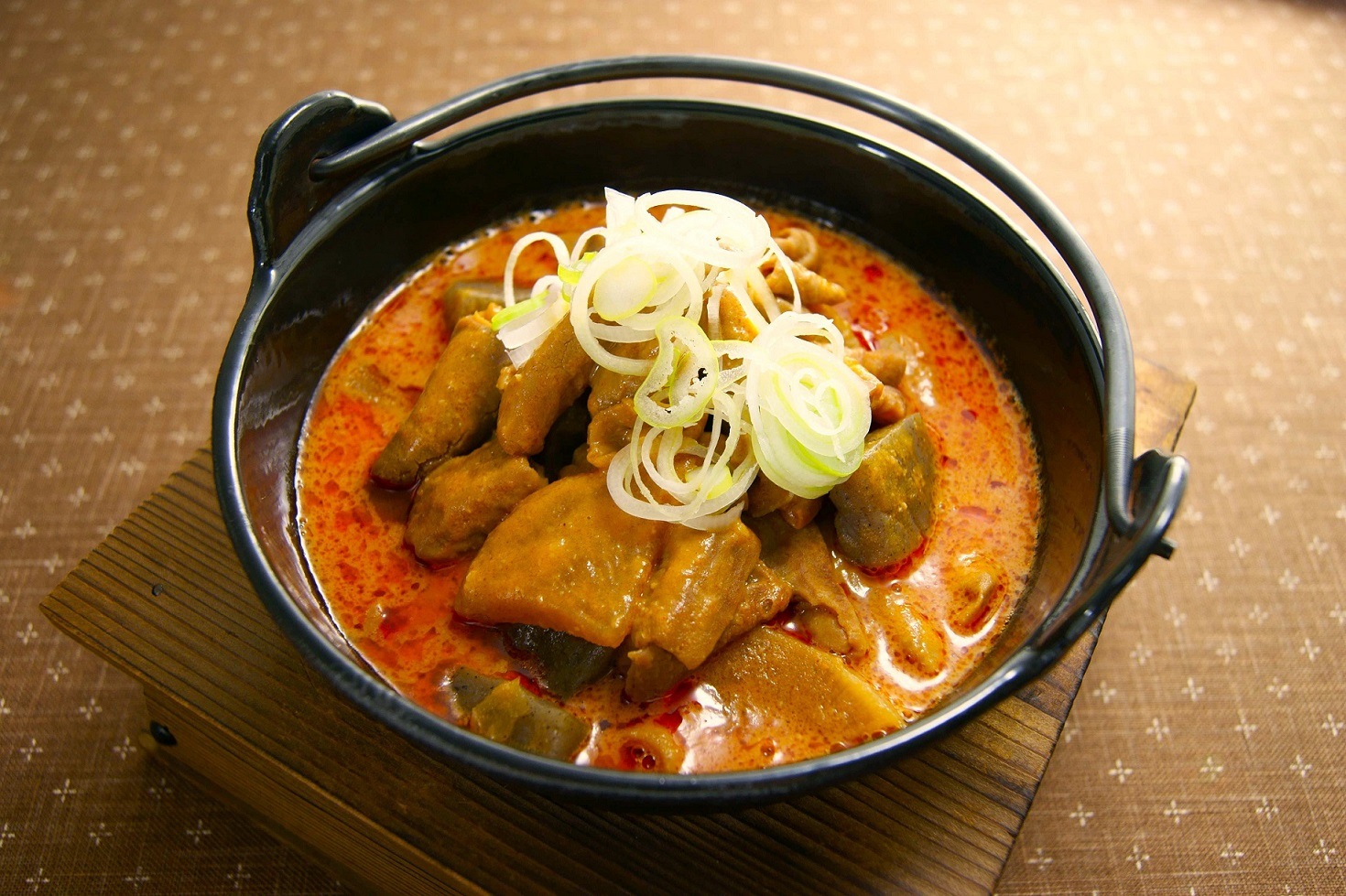 旨辛豚もつ煮 1kg<p>(国産もつ使用)