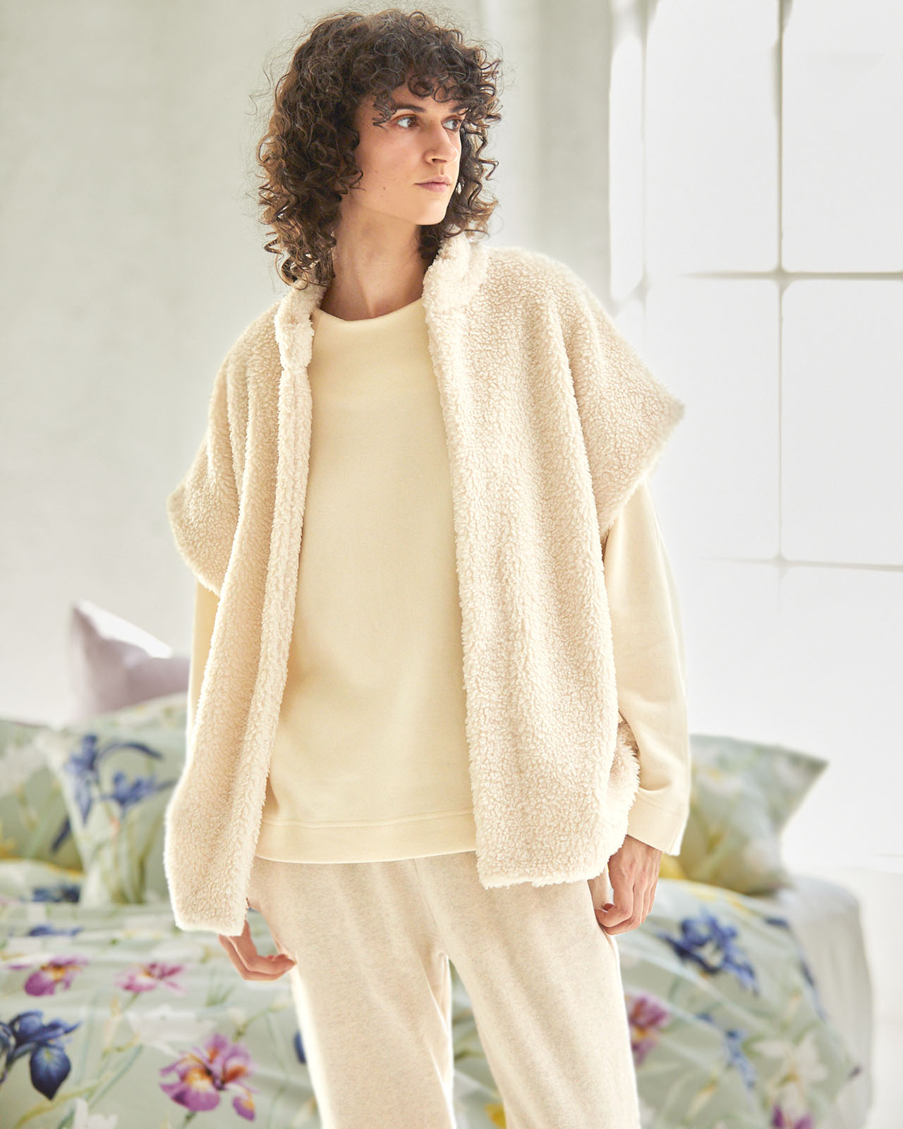 PLUTO｜ボアガウンベスト