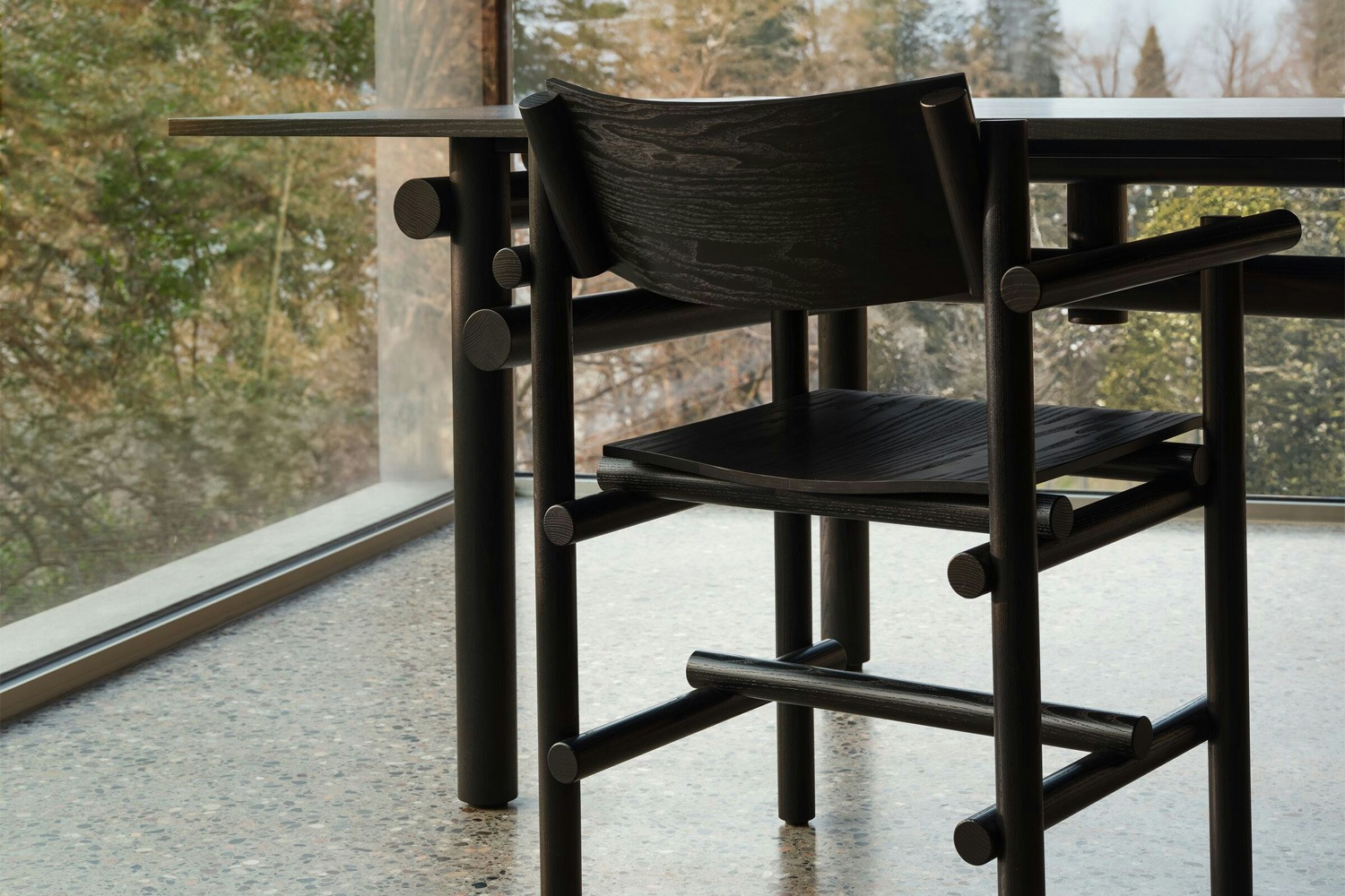 ミューク ウッド アームチェアの通販 | 家具・インテリア通販 MAARKET