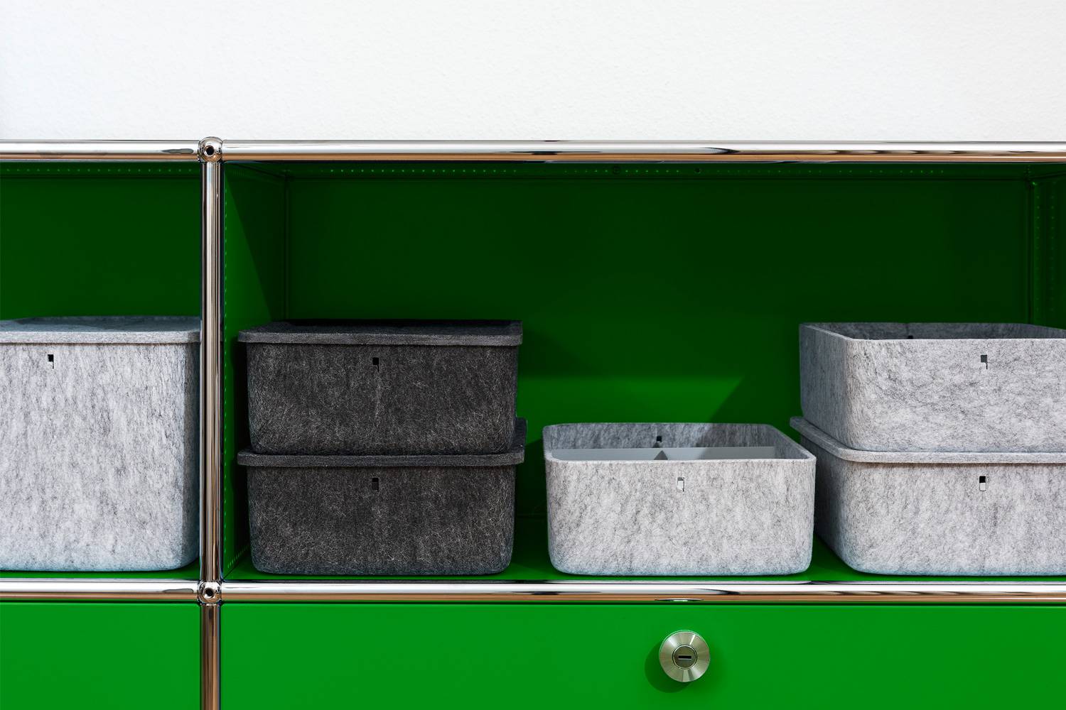 USM イノス　ローボックス　仕切り付き USM ローボックス 250 JPQS022の通販 | 家具・インテリア通販 MAARKET