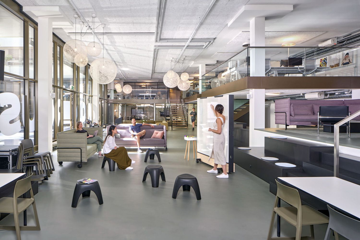エレファントスツール　ホワイト Elephant Stool（エレファントスツール）/Vitra（ヴィトラ