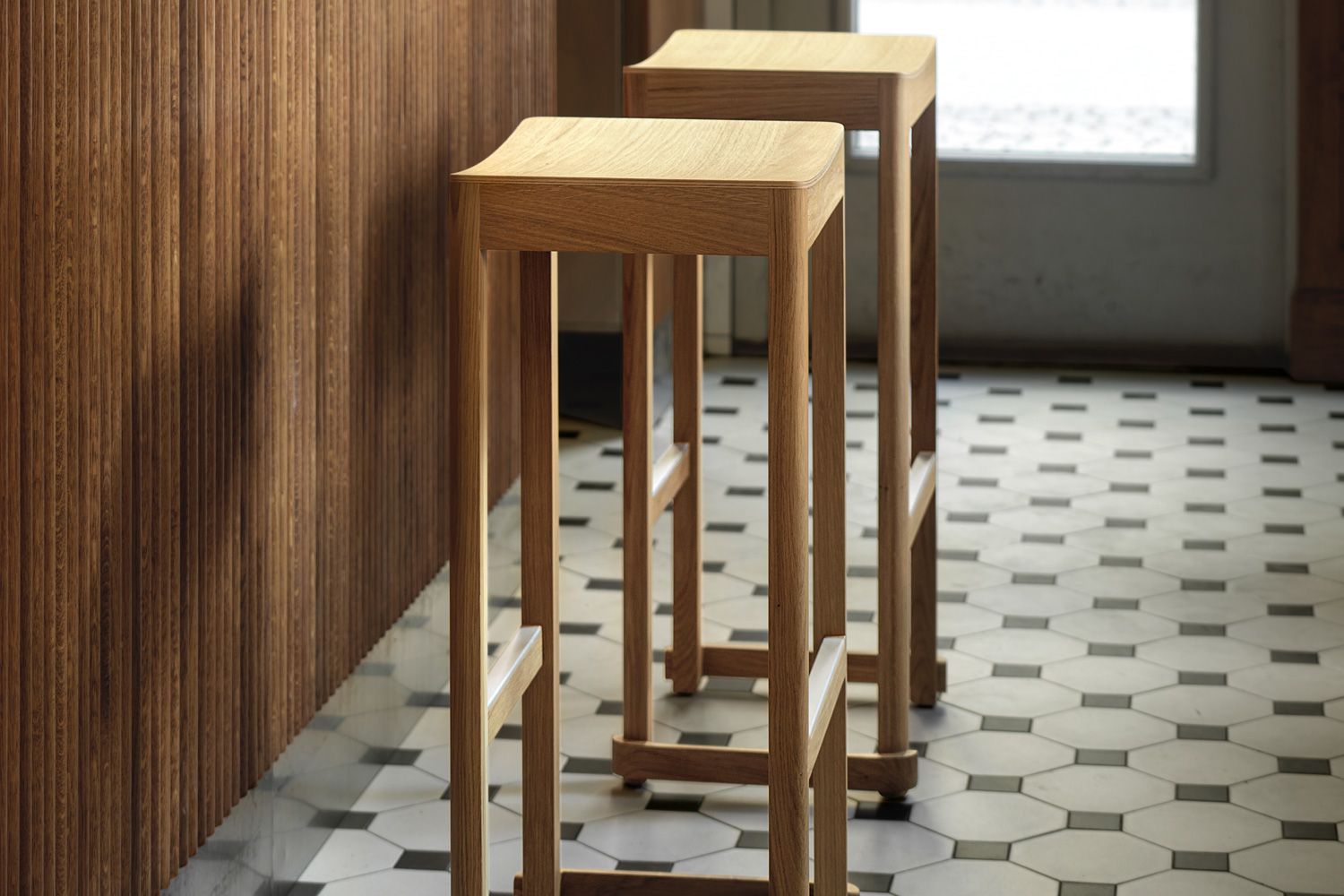 VENEZIA STOOL ORZ FLAT 木製バースツール シンプルデザイン VENEZIA STOOL ORZ FLAT 木製バースツール シンプルデザイン