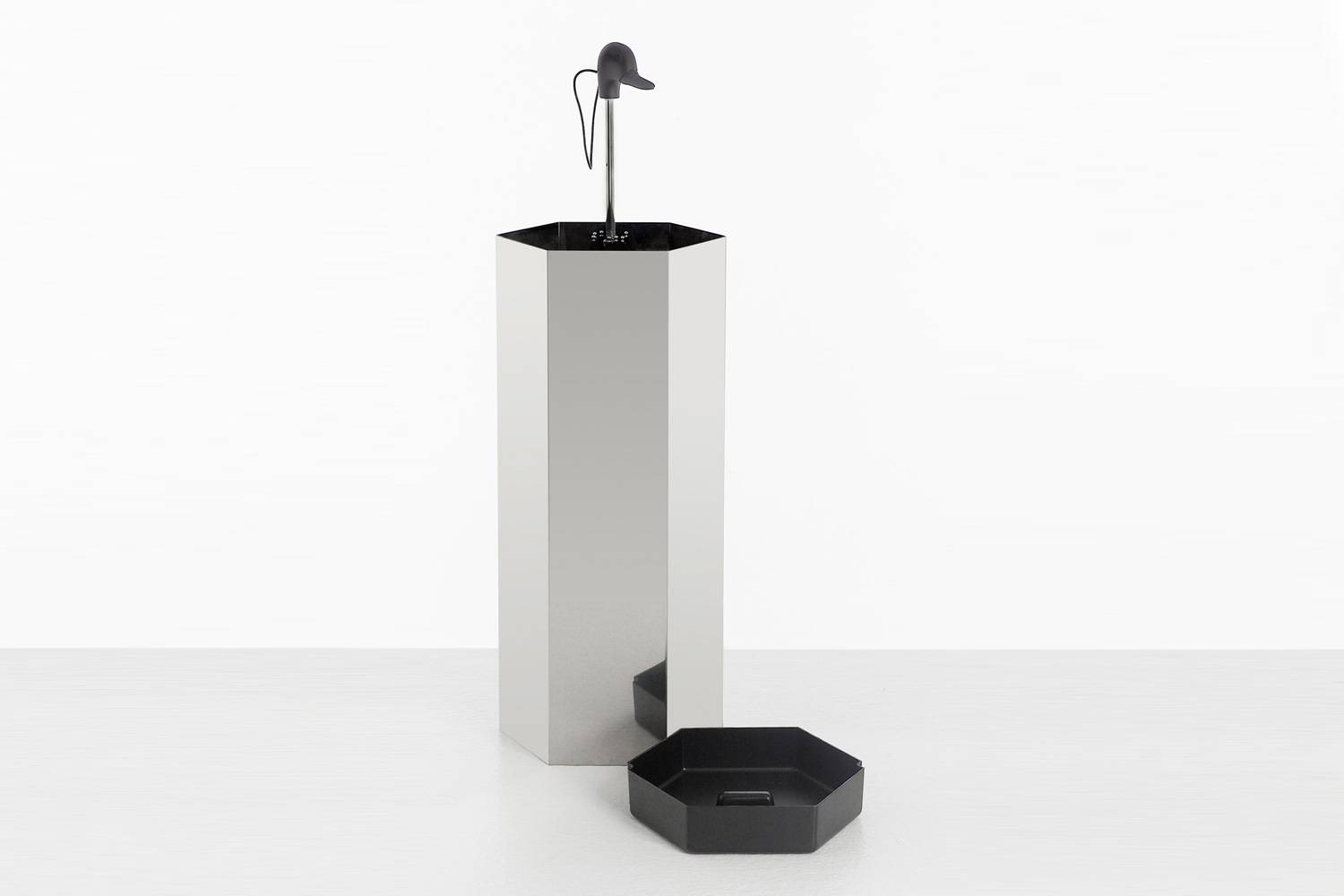 【DANESE】Sicilia 56 Umbrella stand SICILIA 56 Umbrella stand By Danese Milano | design Bruno Munari