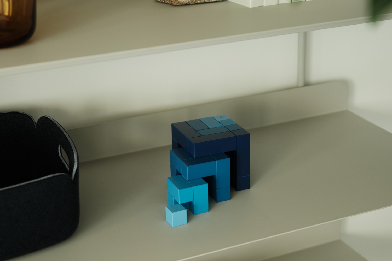 【新品.希少限定品】BOTTEGA VENETA Cubicus 木製置物 新品.希少限定品】BOTTEGA VENETA Cubicus 木製置物 - メルカリ