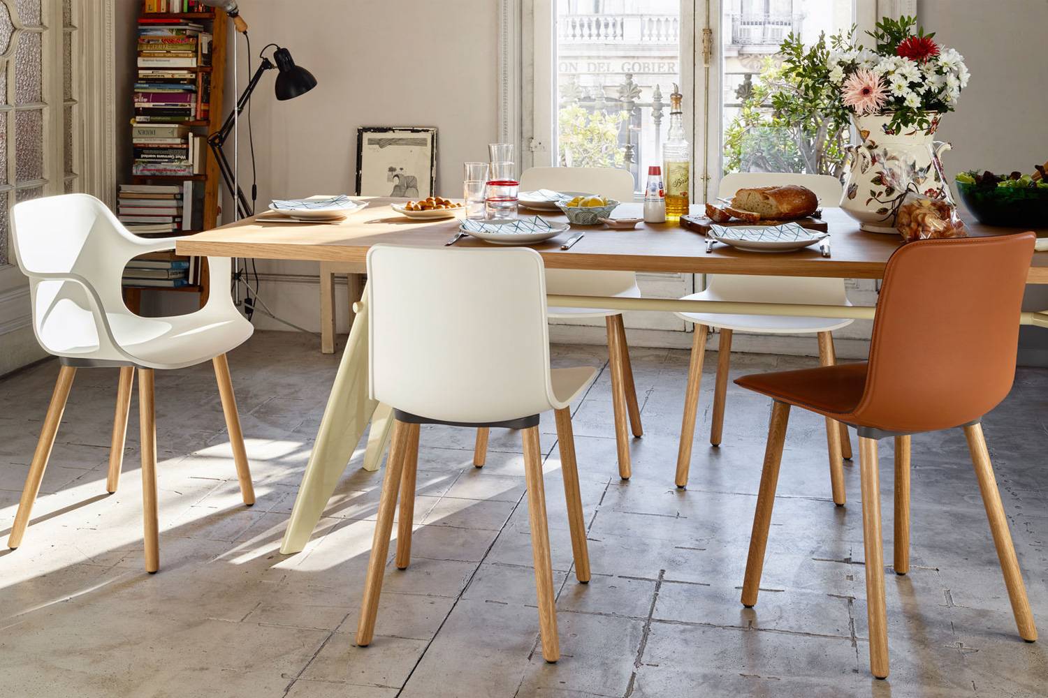 た　Vitra ヴィトラ HAL Wood チェア レッド ハル ウッド RE / ブリックVitra（ヴィトラ） | 公式通販 家具