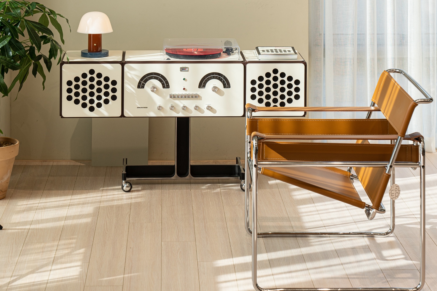 【未使用】TOSHIBA GP-67 ポータブルラジオフォノグラフ 元箱付き 未使用】TOSHIBA GP-67 ポータブルラジオフォノグラフ 元箱付き - メルカリ