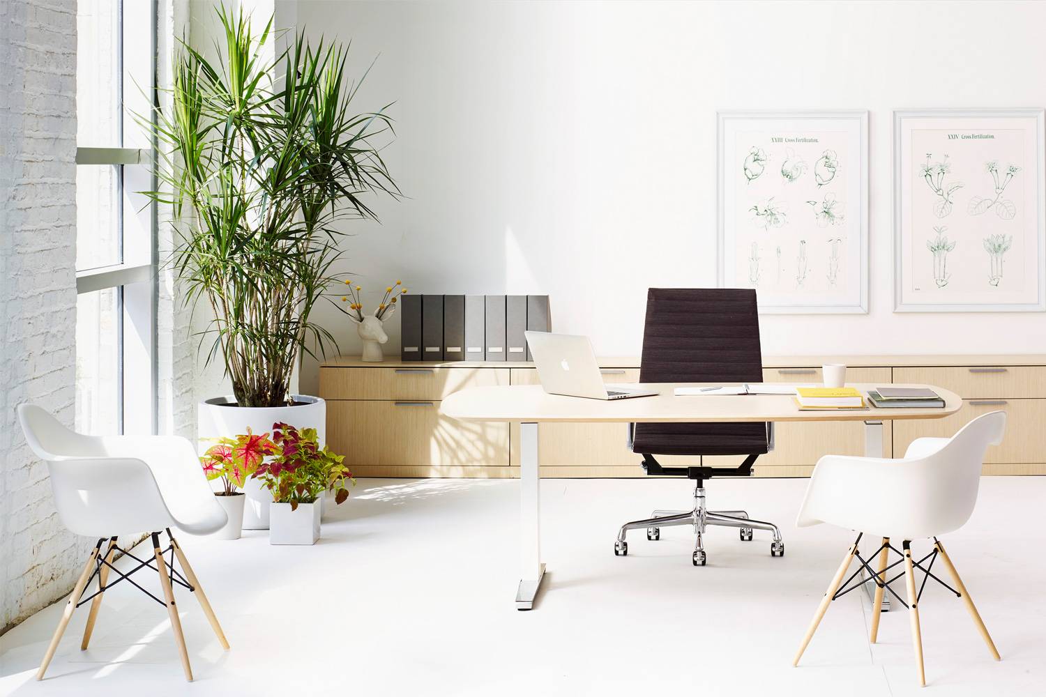 イームズ プラスチックシェル アームチェア ダウェルベース