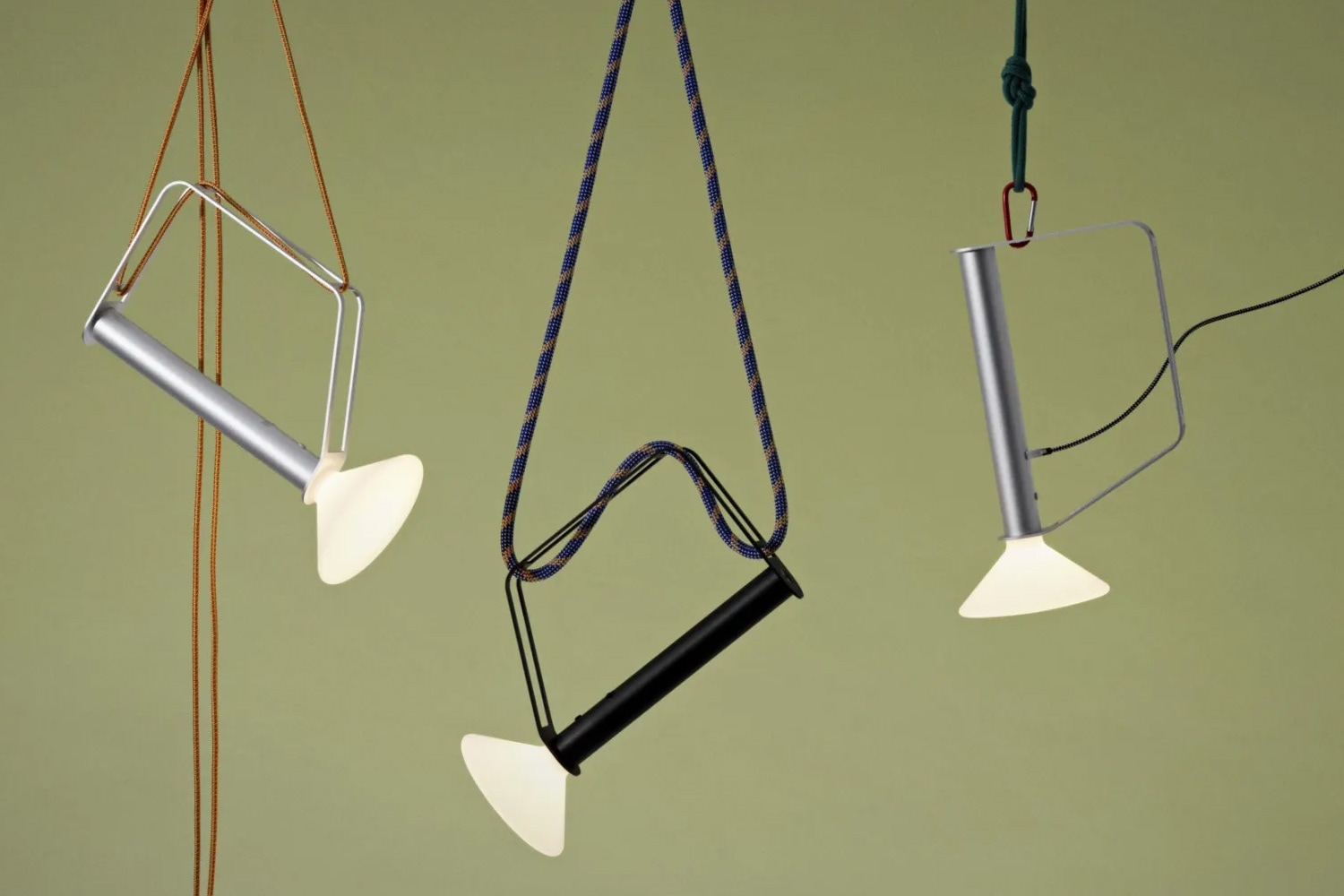 ピトンポータブルランプ