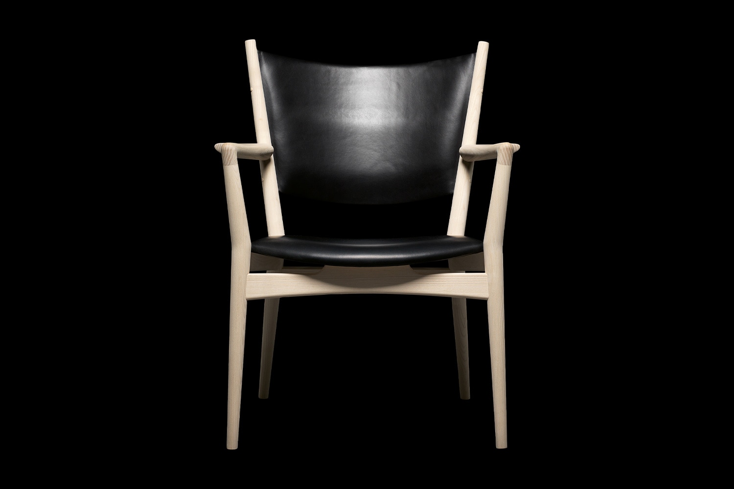 PP240 コンフェランスチェアの通販 | 家具・インテリア通販 MAARKET