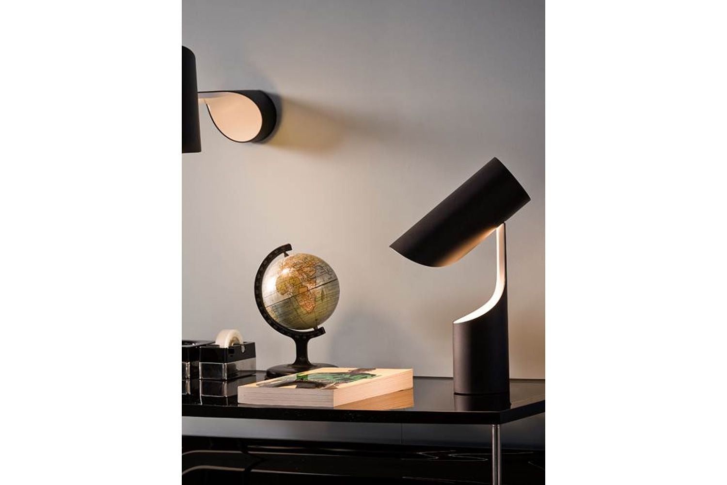 ムタチオ テーブルランプ KT353の通販 | 家具・インテリア通販 MAARKET