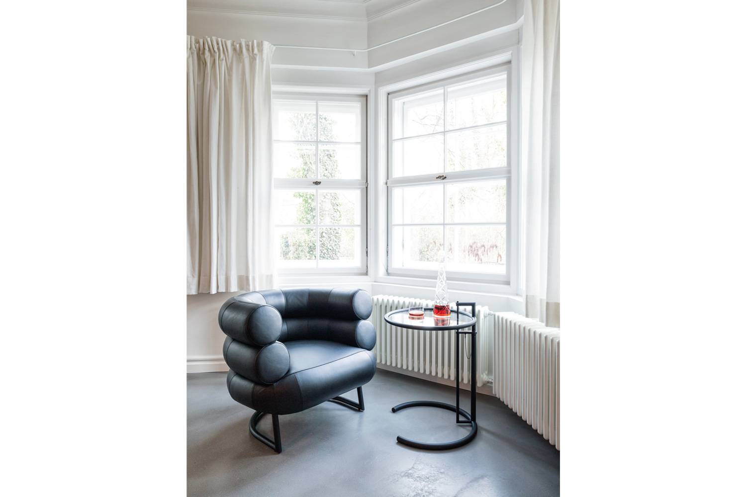 楽天市場】アイリーングレイ アジャスタブルテーブル / サイドテーブル Eileen Gray 7段階調整 デザイナーズ E1027 リプロダクト  ダイニング 寝室 ソファ テーブル 北欧 韓国 ガラステーブル ナイトスタンド 伸縮 高さ調整 デスク 机 おしゃれ 1年保証 :  R＆Mインテリアストア