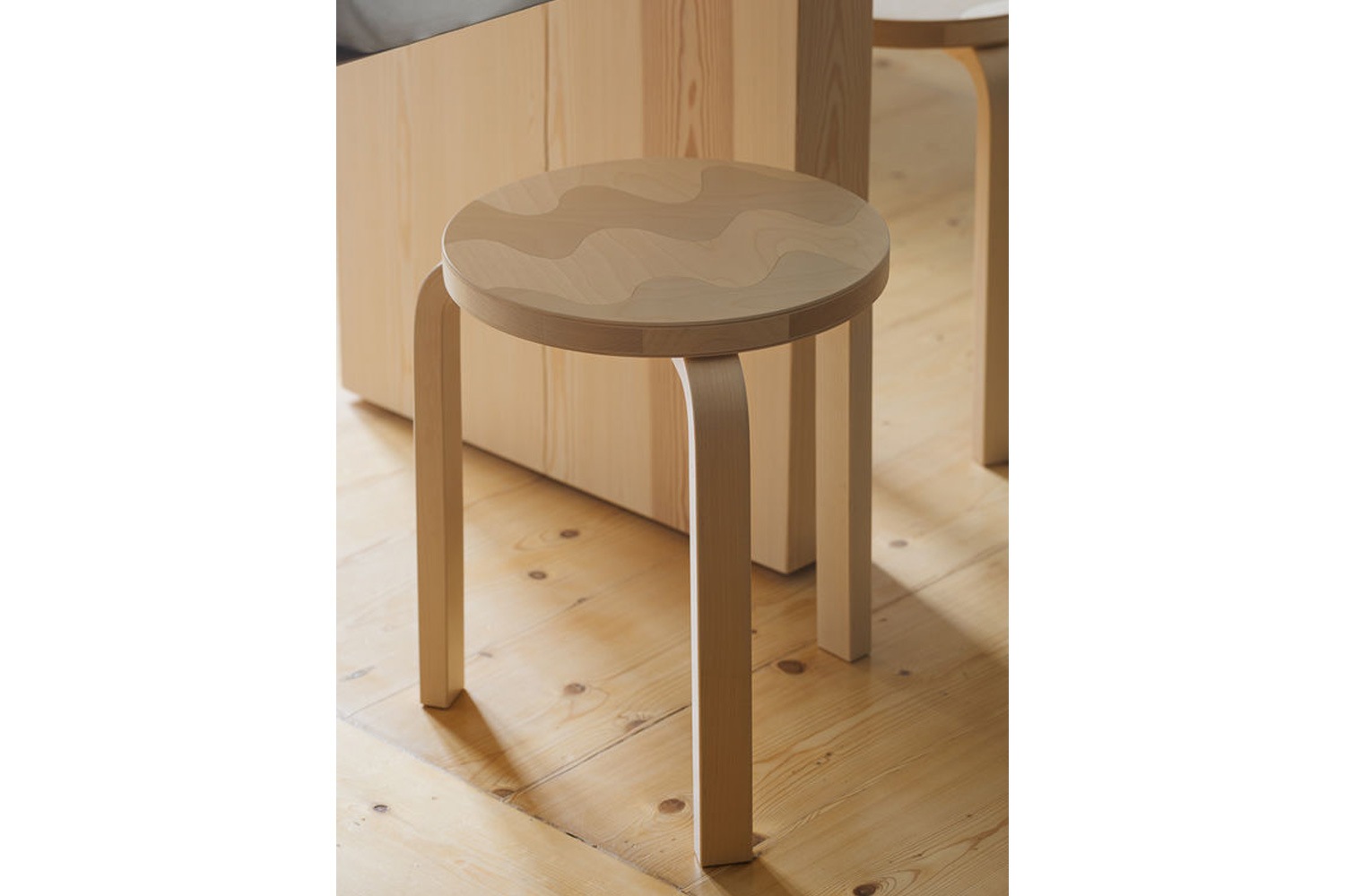 スツール60 バーク90周年限定モデル　artek stool60 bark 最後の90周年モデルでありニュースタンダード「スツール 60 ワイルド