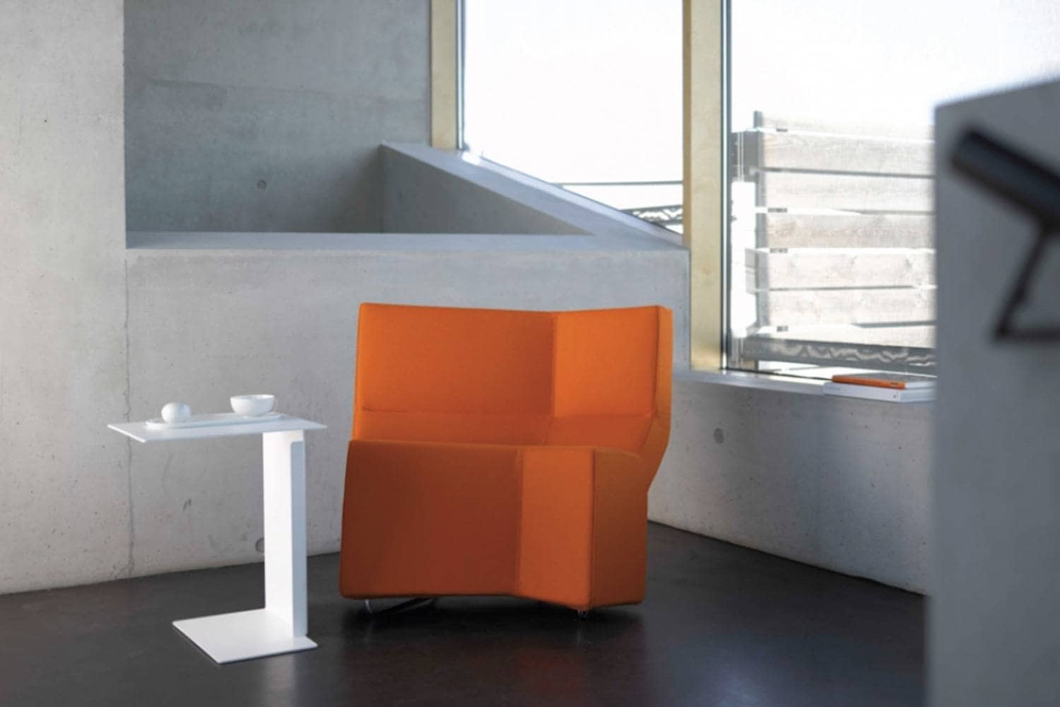 ダイアナ　Daiana　テーブルランプ< ディアナ A / B / Cの通販 | 家具・インテリア通販 MAARKET