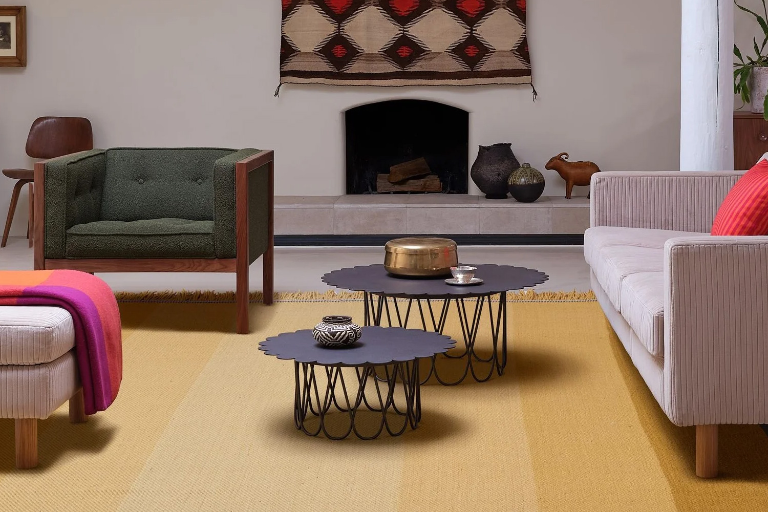 ジラードフラワーテーブルの通販 | 家具・インテリア通販 MAARKET